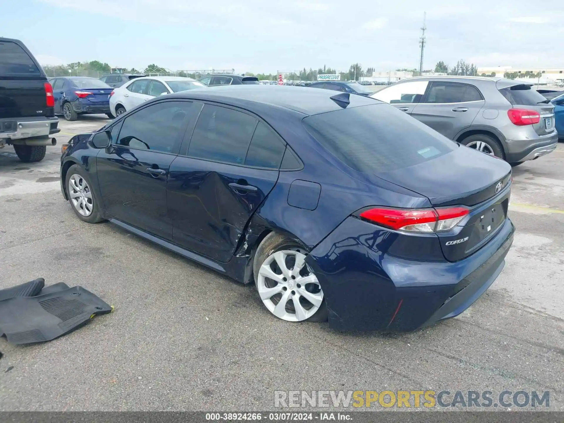 3 Photograph of a damaged car 5YFEPMAE1NP318855 TOYOTA COROLLA 2022