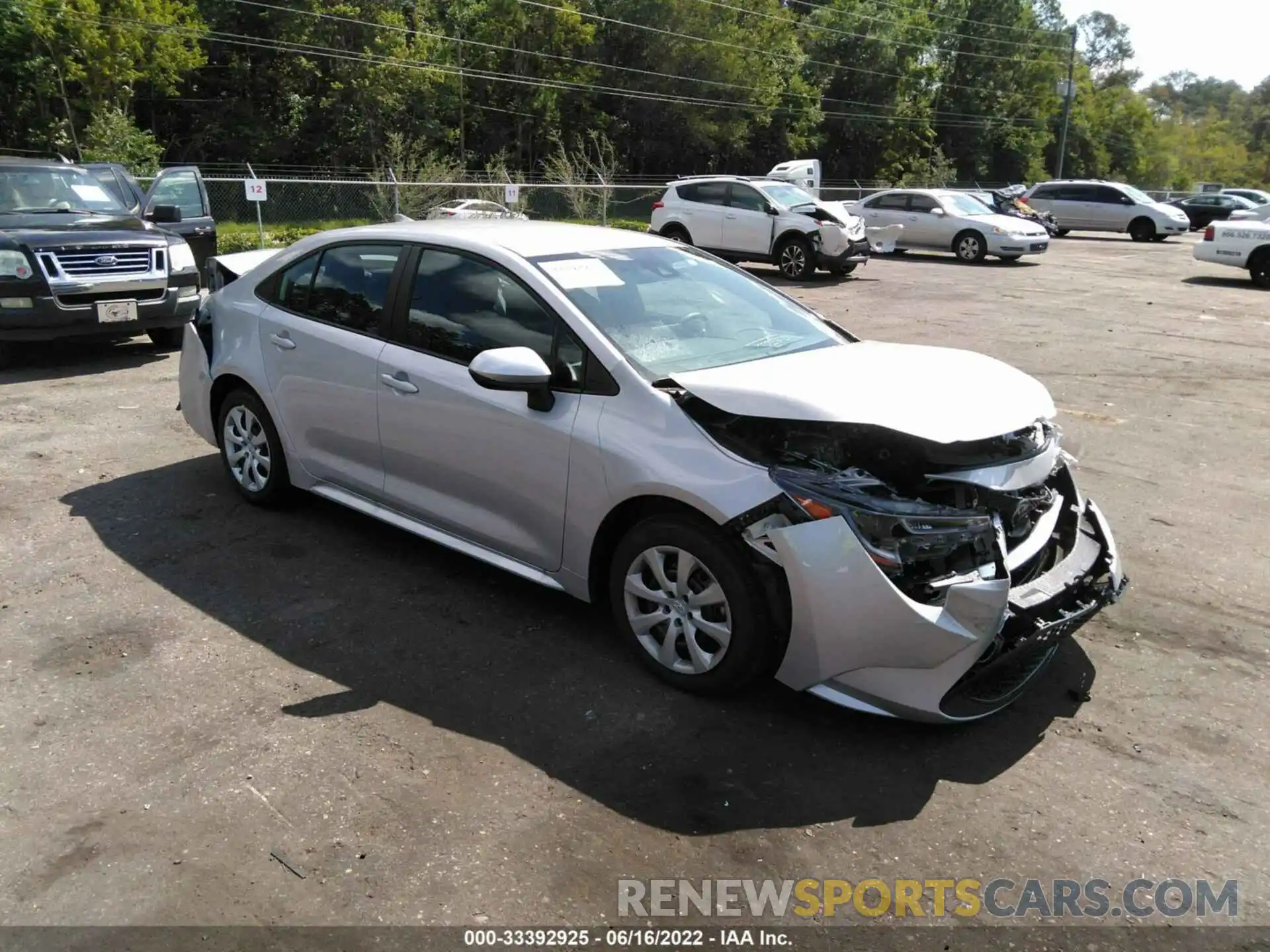 1 Photograph of a damaged car 5YFEPMAE1NP330598 TOYOTA COROLLA 2022