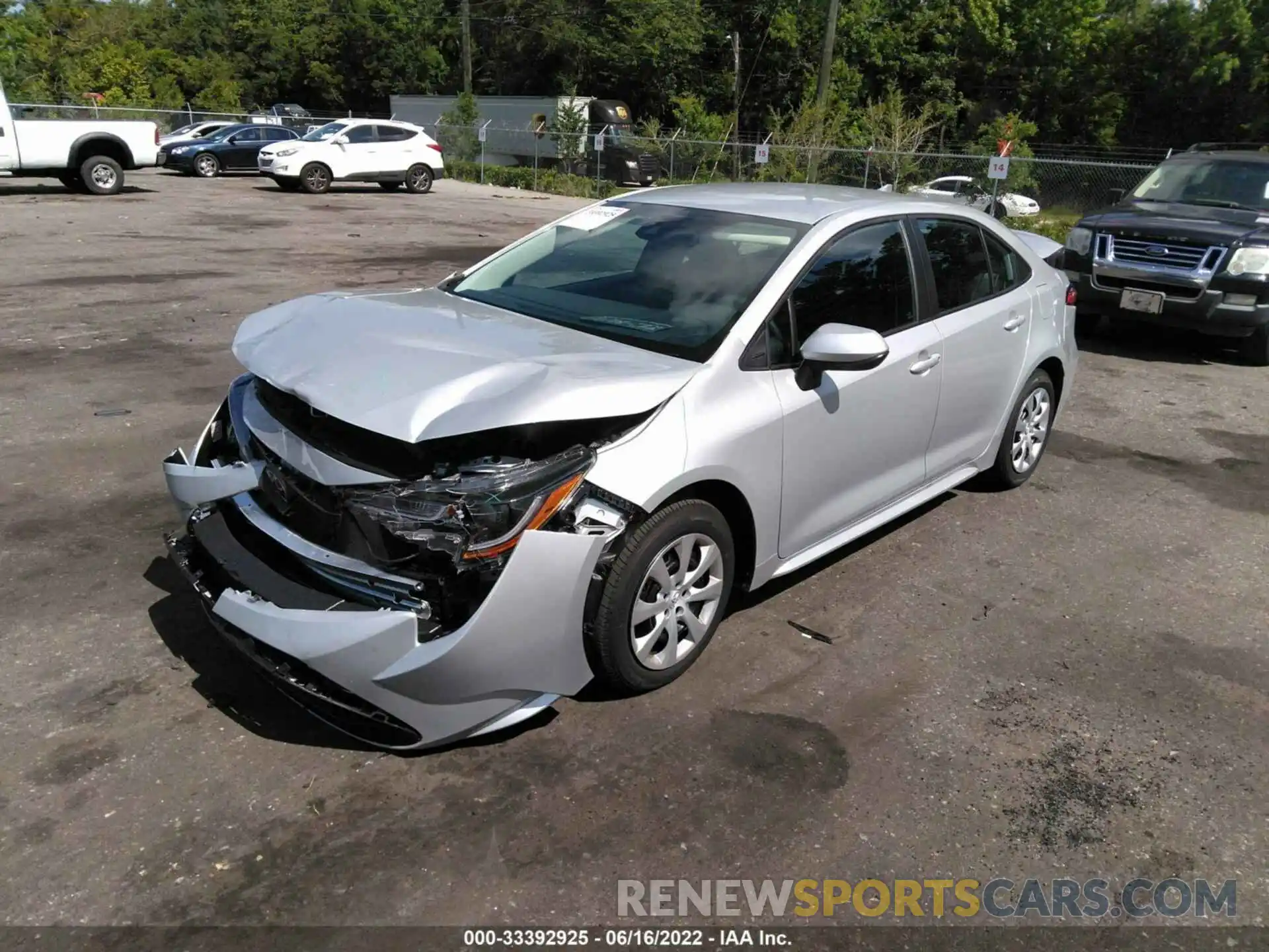 2 Photograph of a damaged car 5YFEPMAE1NP330598 TOYOTA COROLLA 2022