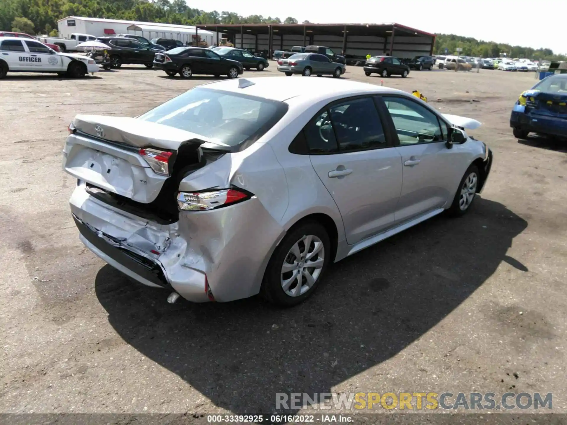 4 Photograph of a damaged car 5YFEPMAE1NP330598 TOYOTA COROLLA 2022