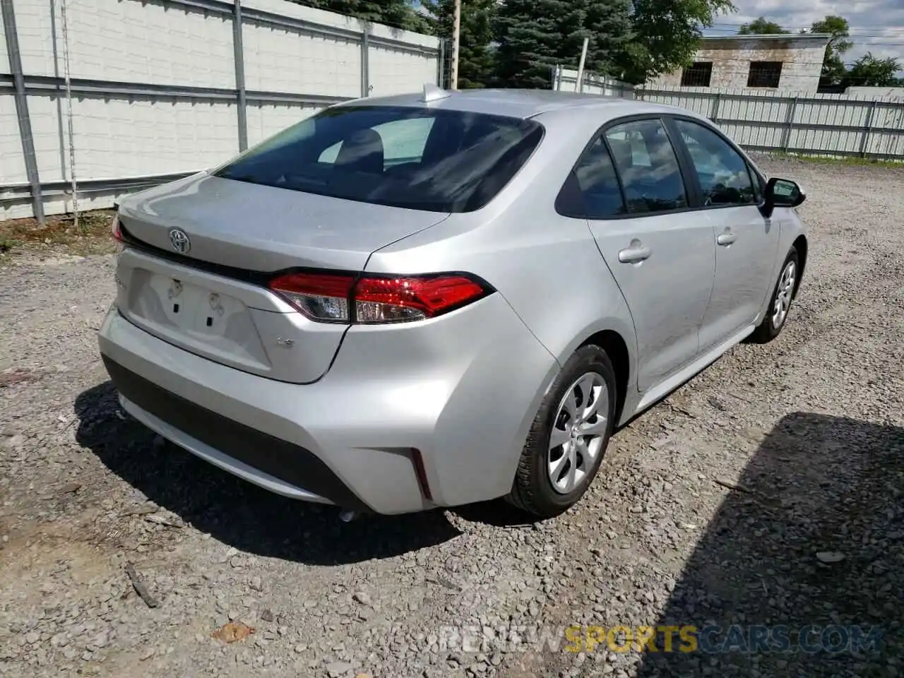 4 Photograph of a damaged car 5YFEPMAE1NP336384 TOYOTA COROLLA 2022