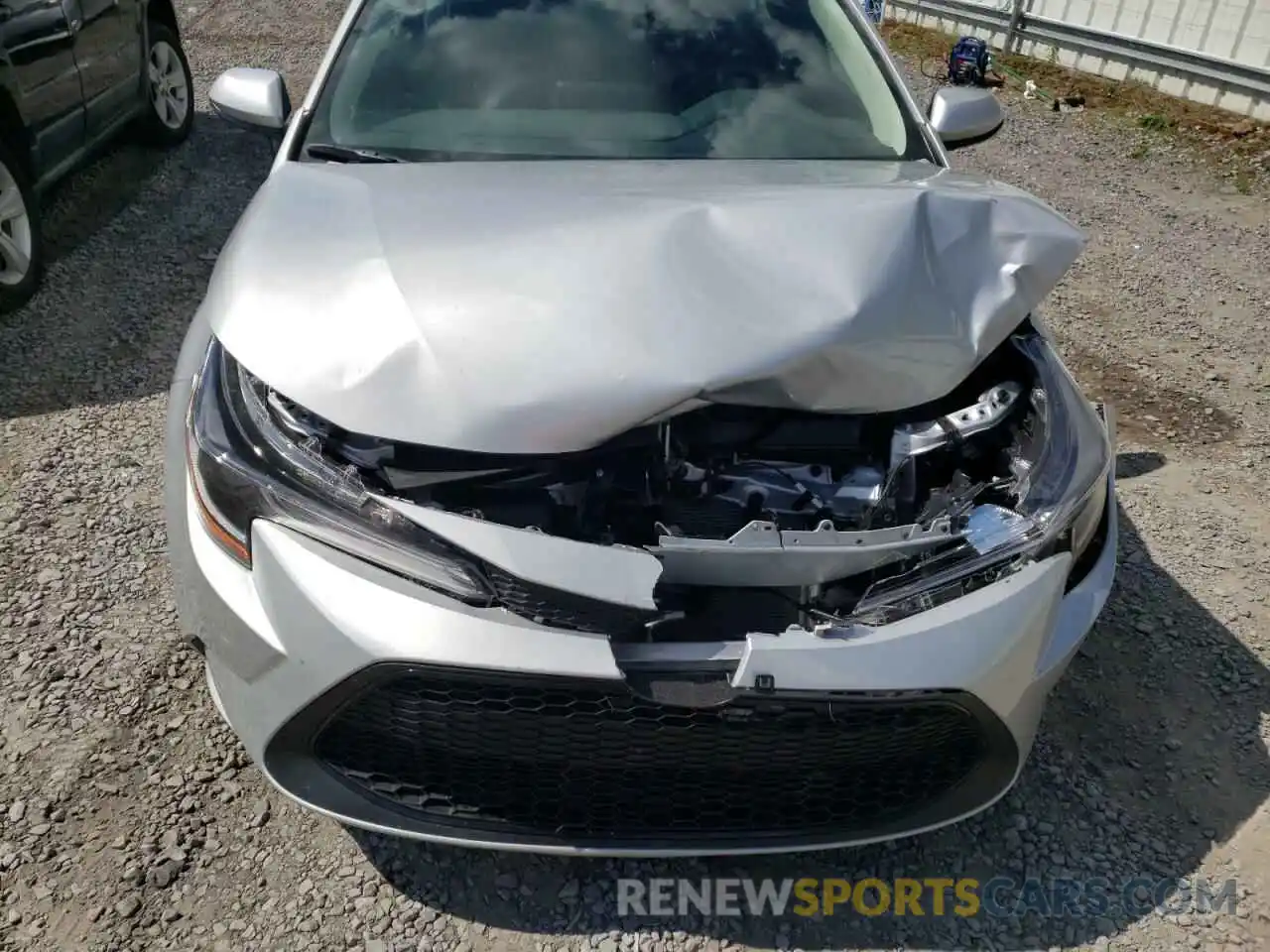 9 Photograph of a damaged car 5YFEPMAE1NP336384 TOYOTA COROLLA 2022