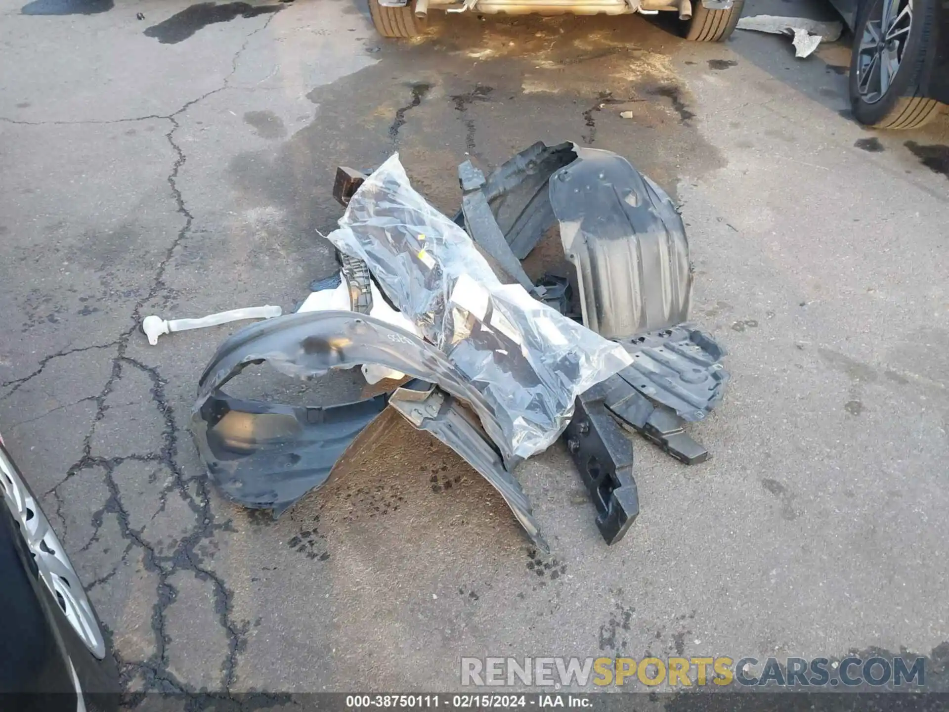 19 Photograph of a damaged car 5YFEPMAE1NP347062 TOYOTA COROLLA 2022