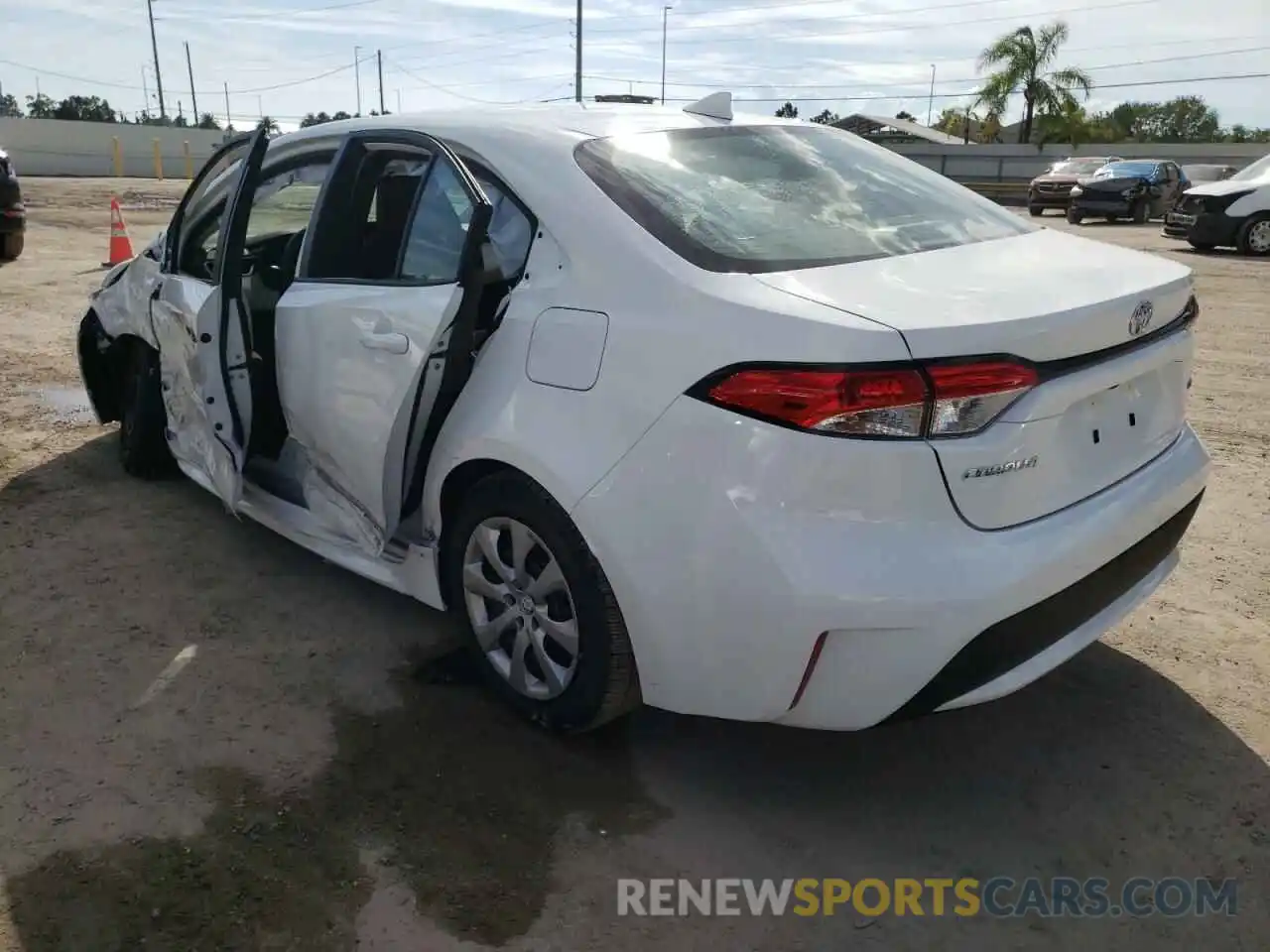 3 Photograph of a damaged car 5YFEPMAE1NP364623 TOYOTA COROLLA 2022