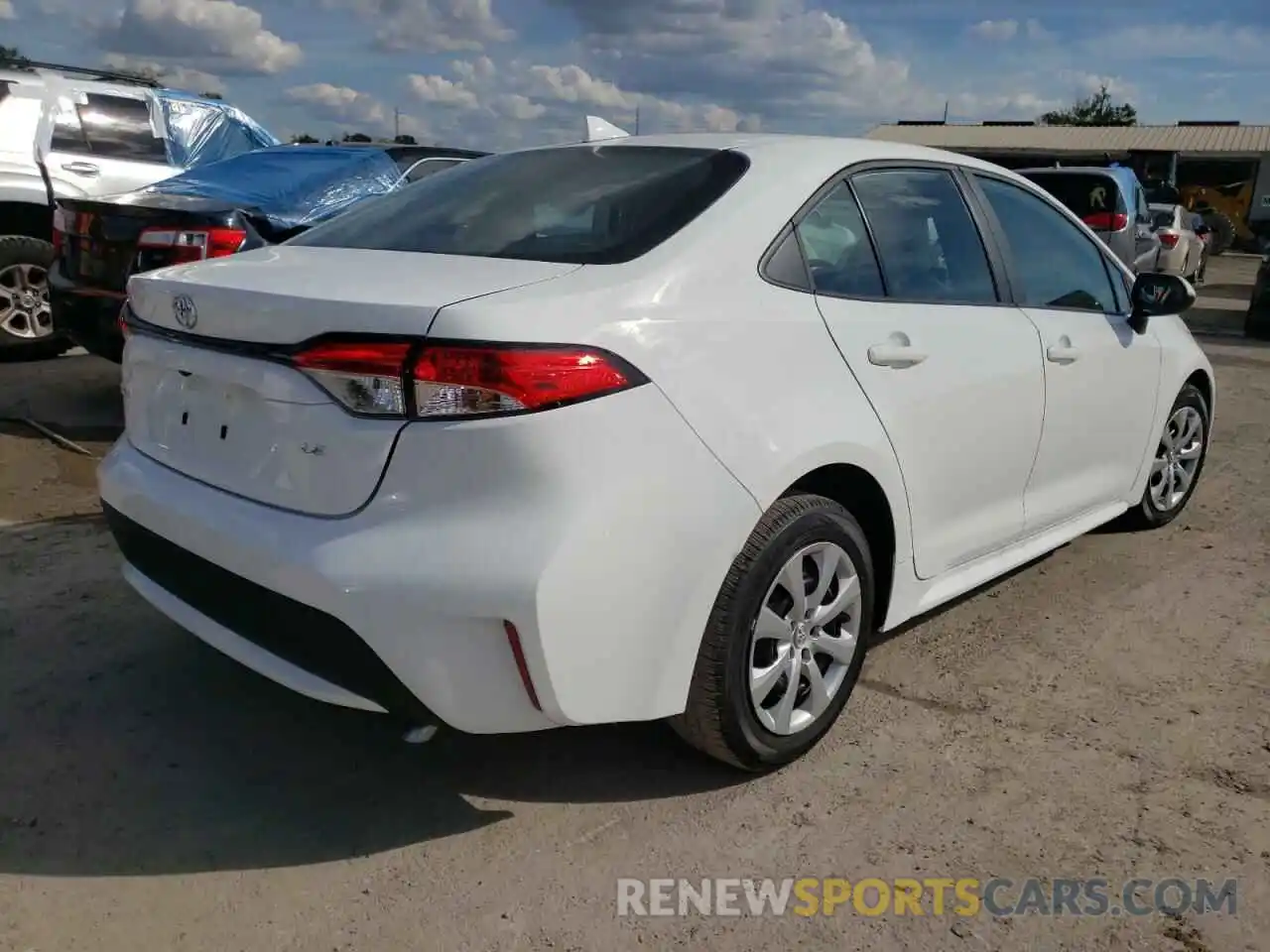 4 Photograph of a damaged car 5YFEPMAE1NP364623 TOYOTA COROLLA 2022