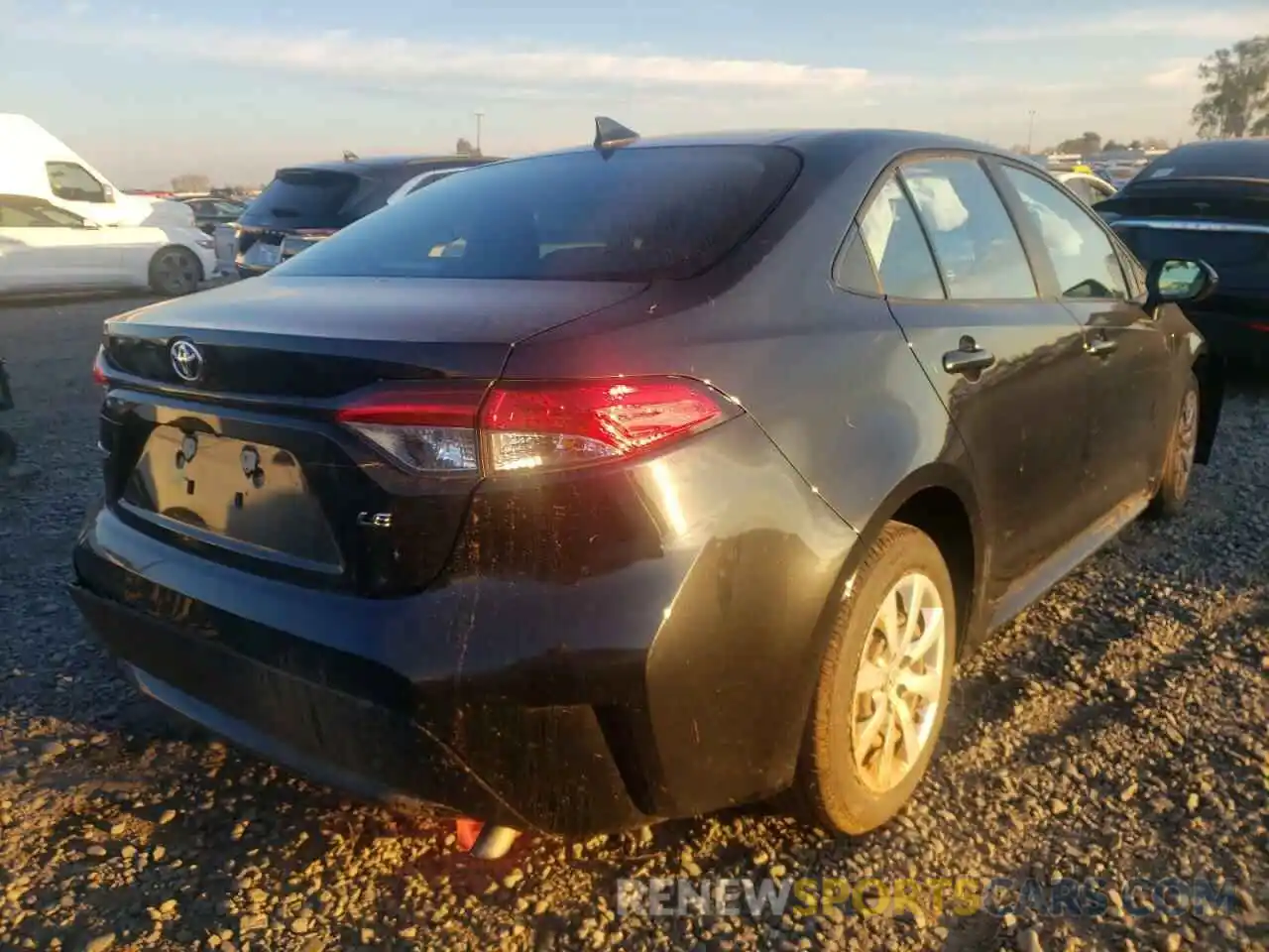 4 Photograph of a damaged car 5YFEPMAE2NP272727 TOYOTA COROLLA 2022