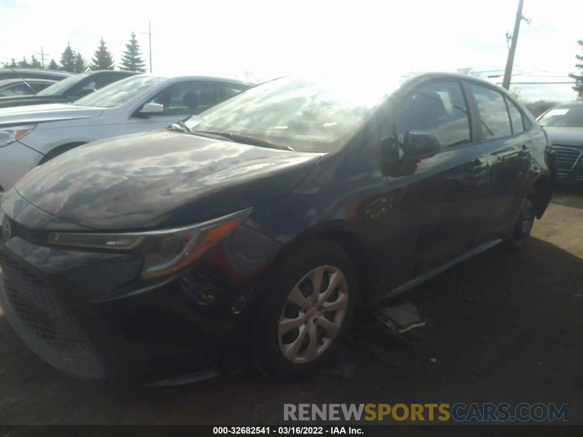 2 Photograph of a damaged car 5YFEPMAE2NP274283 TOYOTA COROLLA 2022