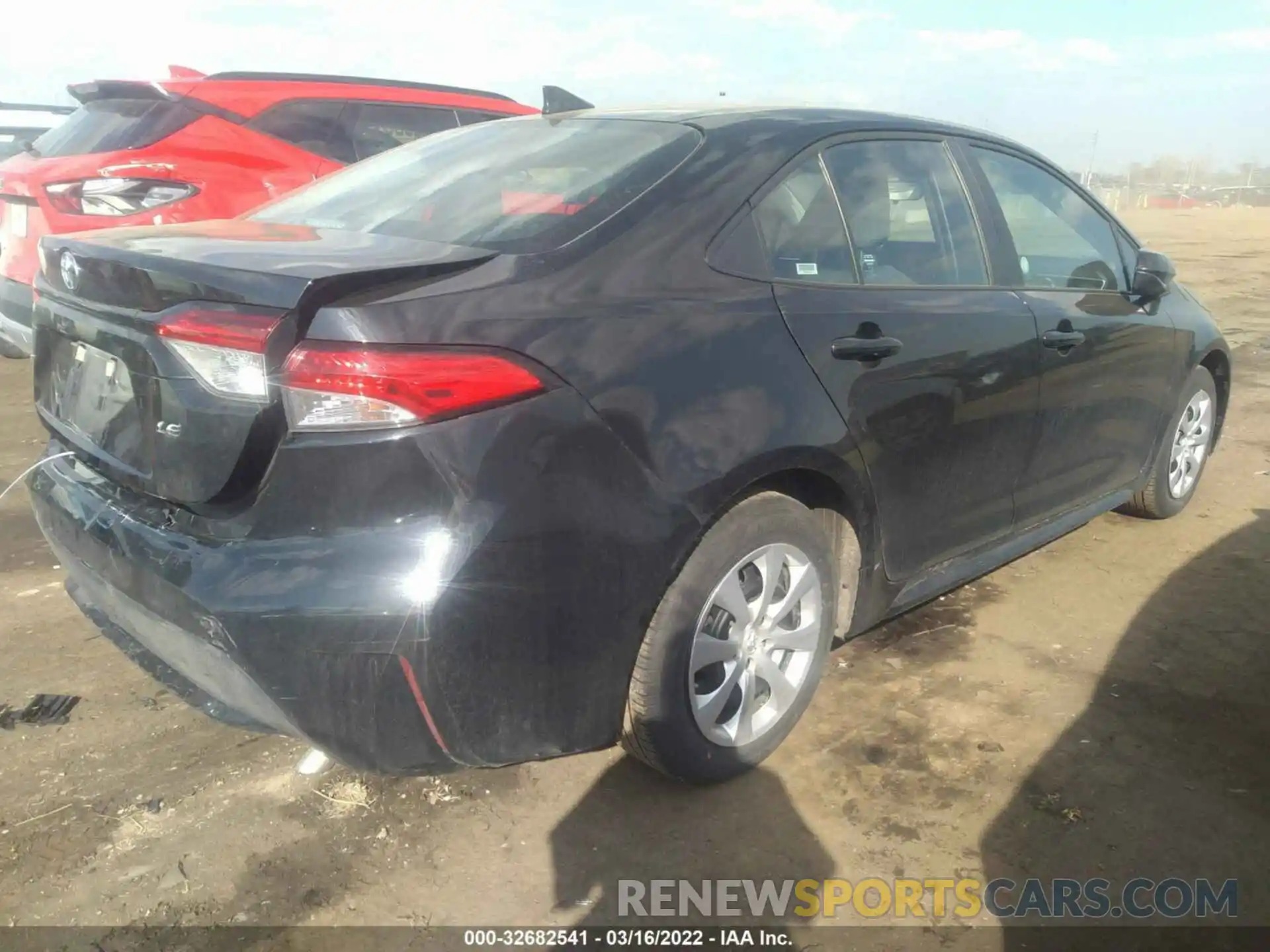 4 Photograph of a damaged car 5YFEPMAE2NP274283 TOYOTA COROLLA 2022