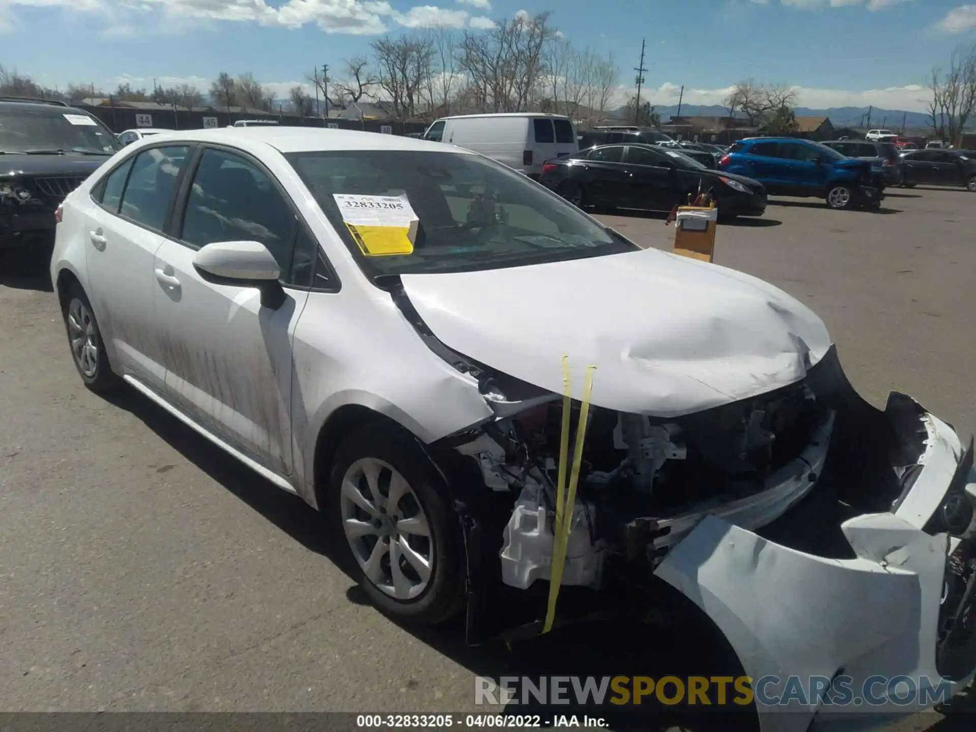 1 Photograph of a damaged car 5YFEPMAE2NP280097 TOYOTA COROLLA 2022