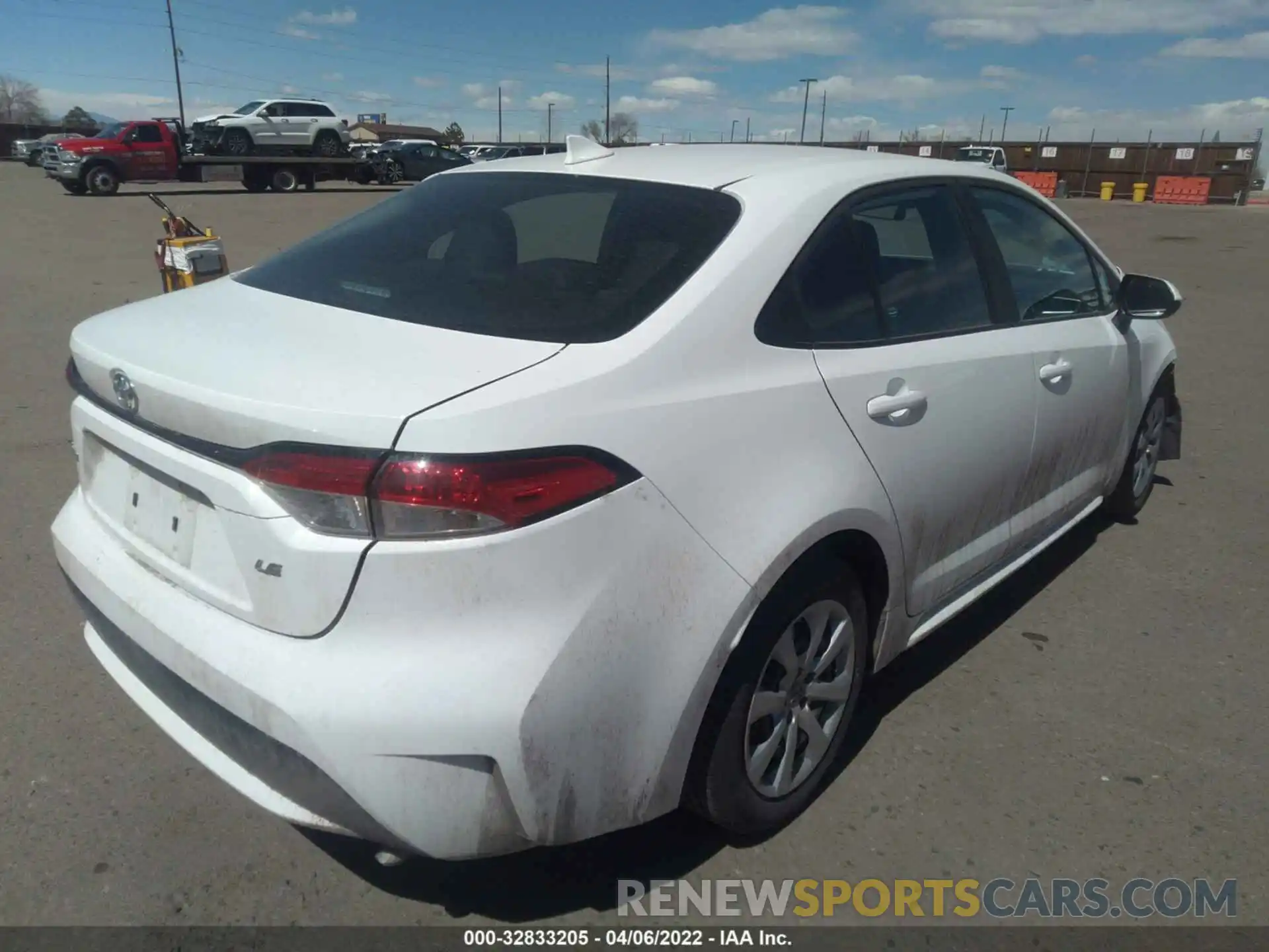 4 Photograph of a damaged car 5YFEPMAE2NP280097 TOYOTA COROLLA 2022