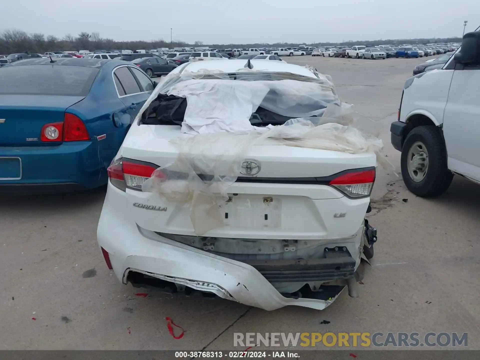 16 Photograph of a damaged car 5YFEPMAE2NP281931 TOYOTA COROLLA 2022