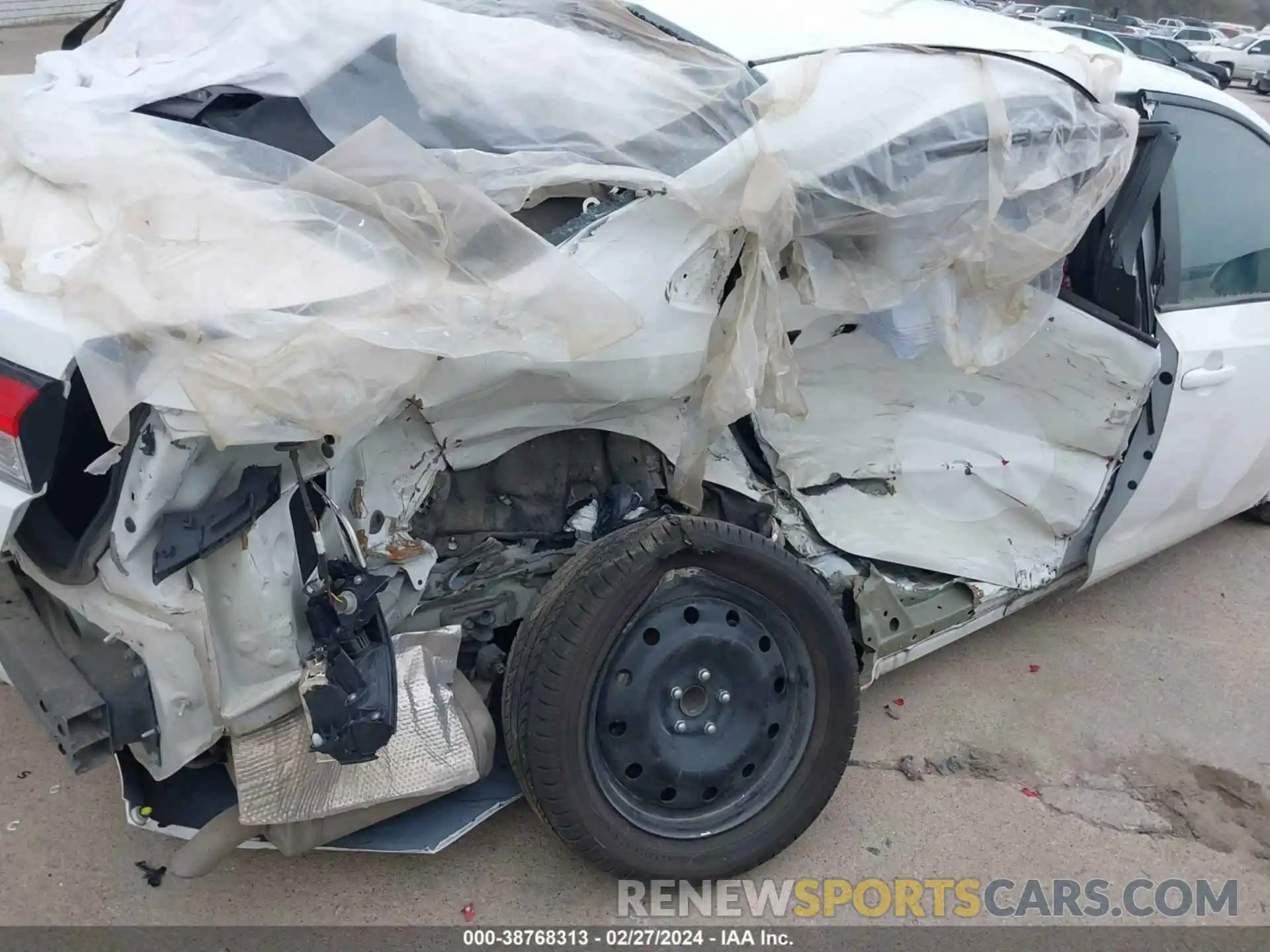6 Photograph of a damaged car 5YFEPMAE2NP281931 TOYOTA COROLLA 2022