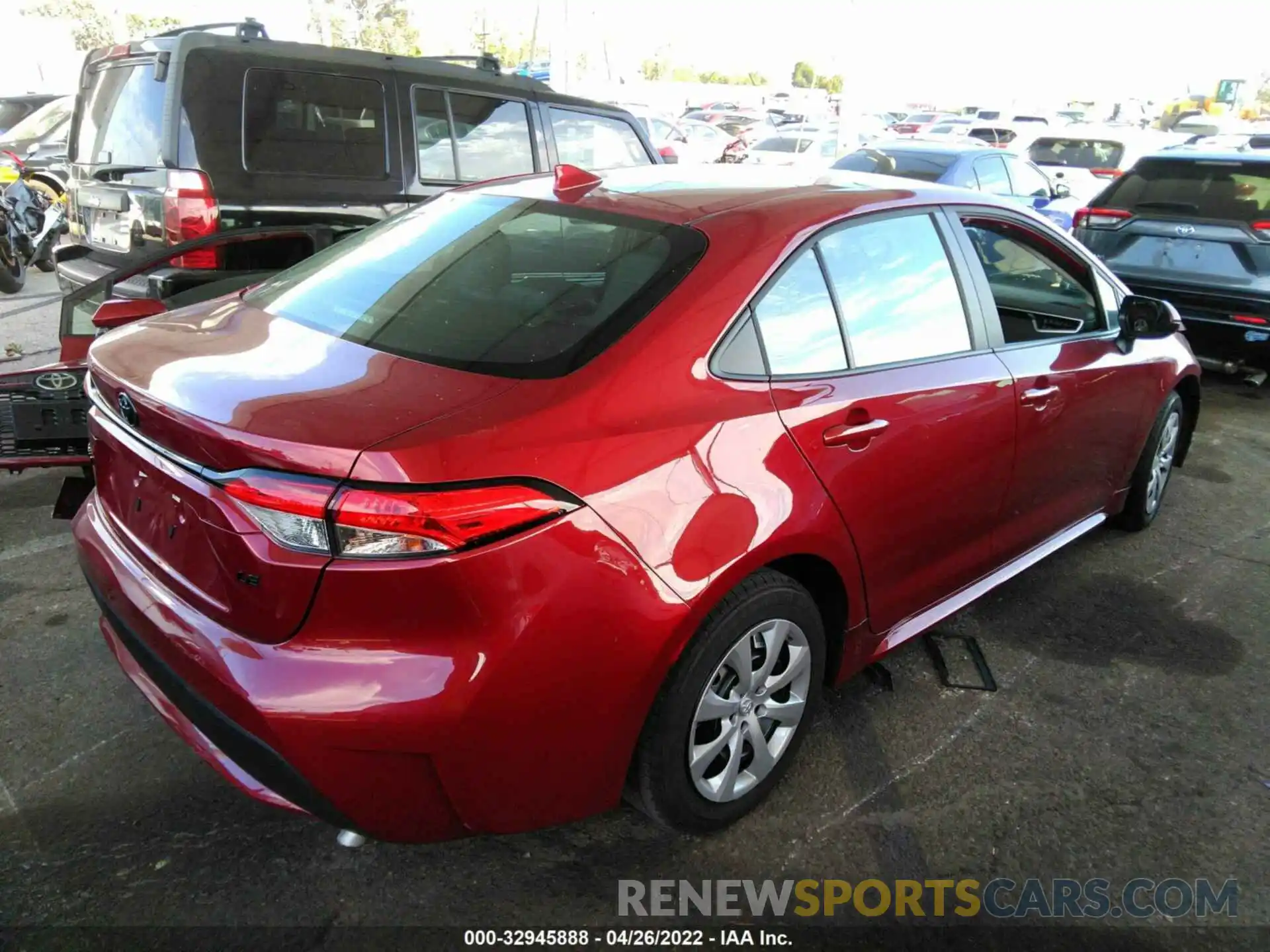 4 Photograph of a damaged car 5YFEPMAE2NP286871 TOYOTA COROLLA 2022