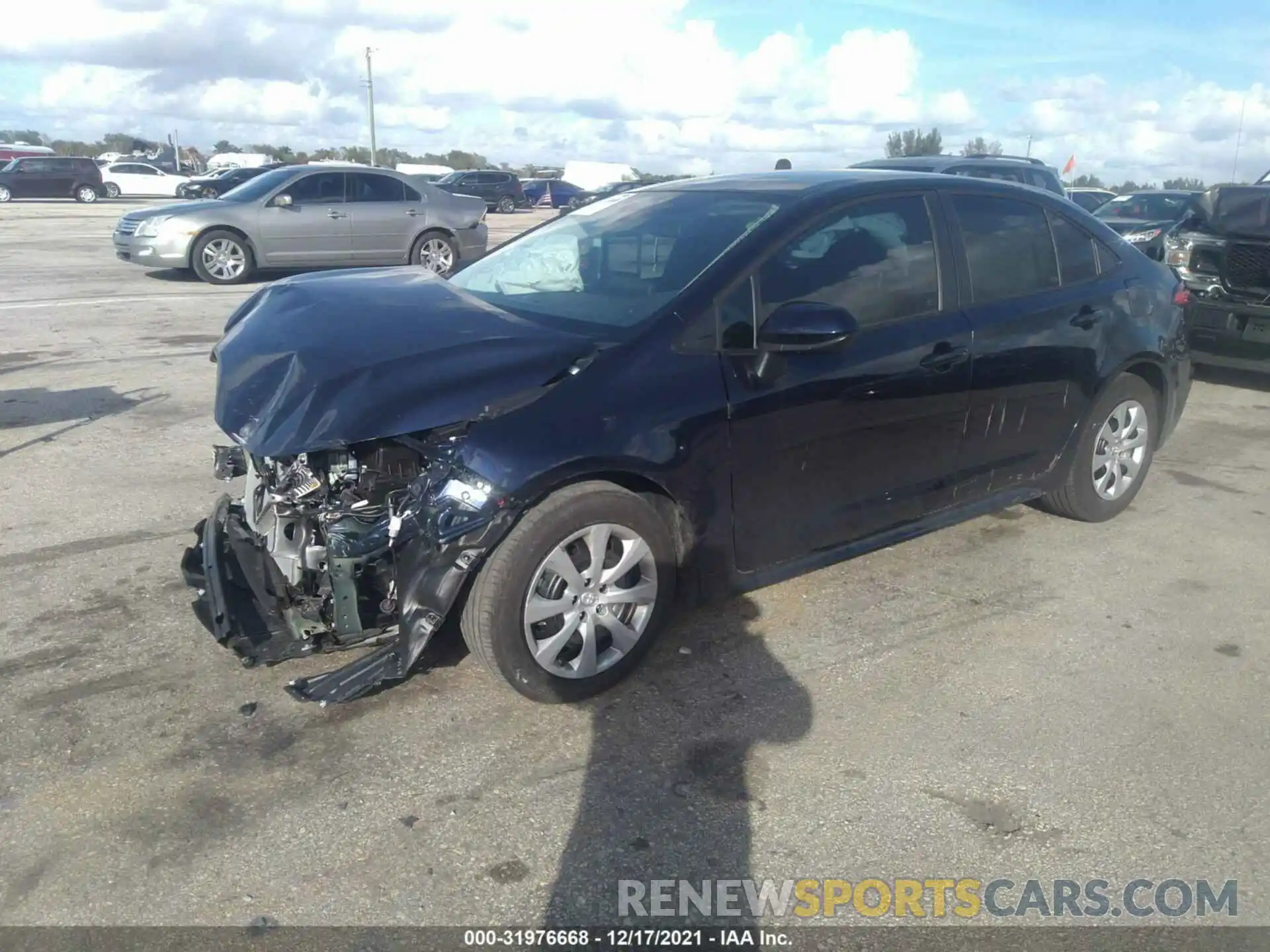 2 Photograph of a damaged car 5YFEPMAE2NP292086 TOYOTA COROLLA 2022