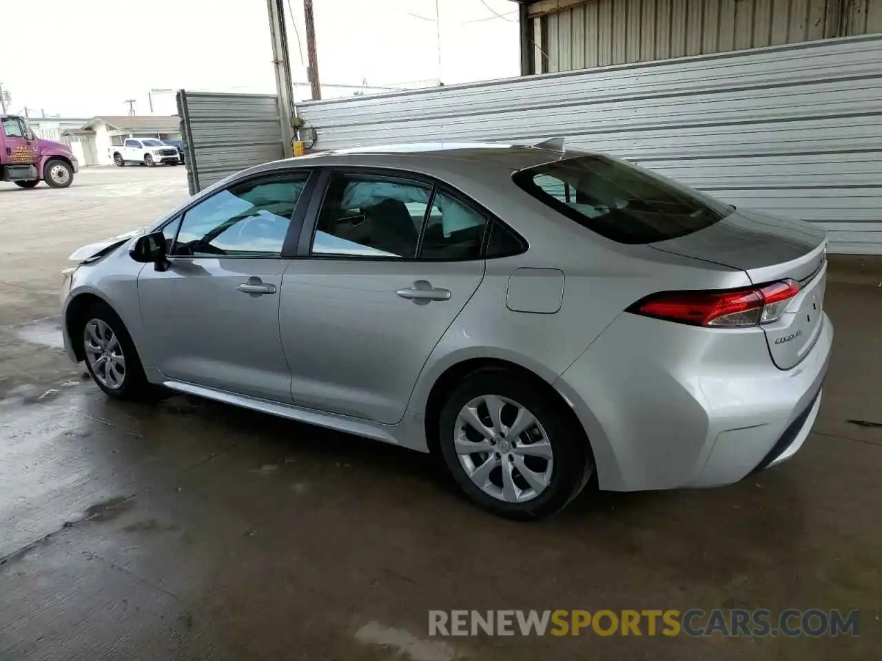 2 Photograph of a damaged car 5YFEPMAE2NP303393 TOYOTA COROLLA 2022