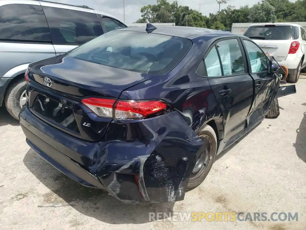 4 Photograph of a damaged car 5YFEPMAE2NP310828 TOYOTA COROLLA 2022