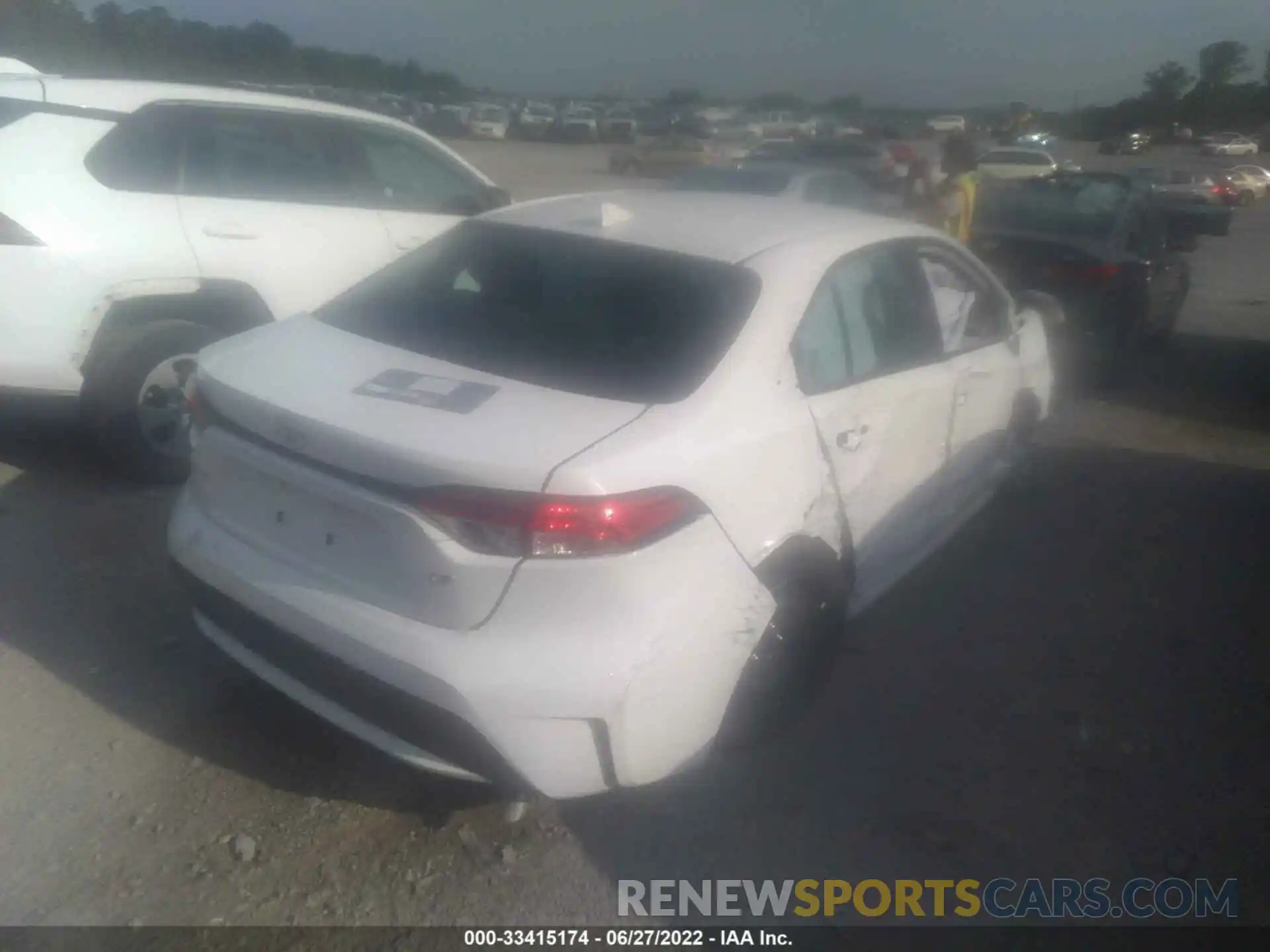 4 Photograph of a damaged car 5YFEPMAE2NP327032 TOYOTA COROLLA 2022