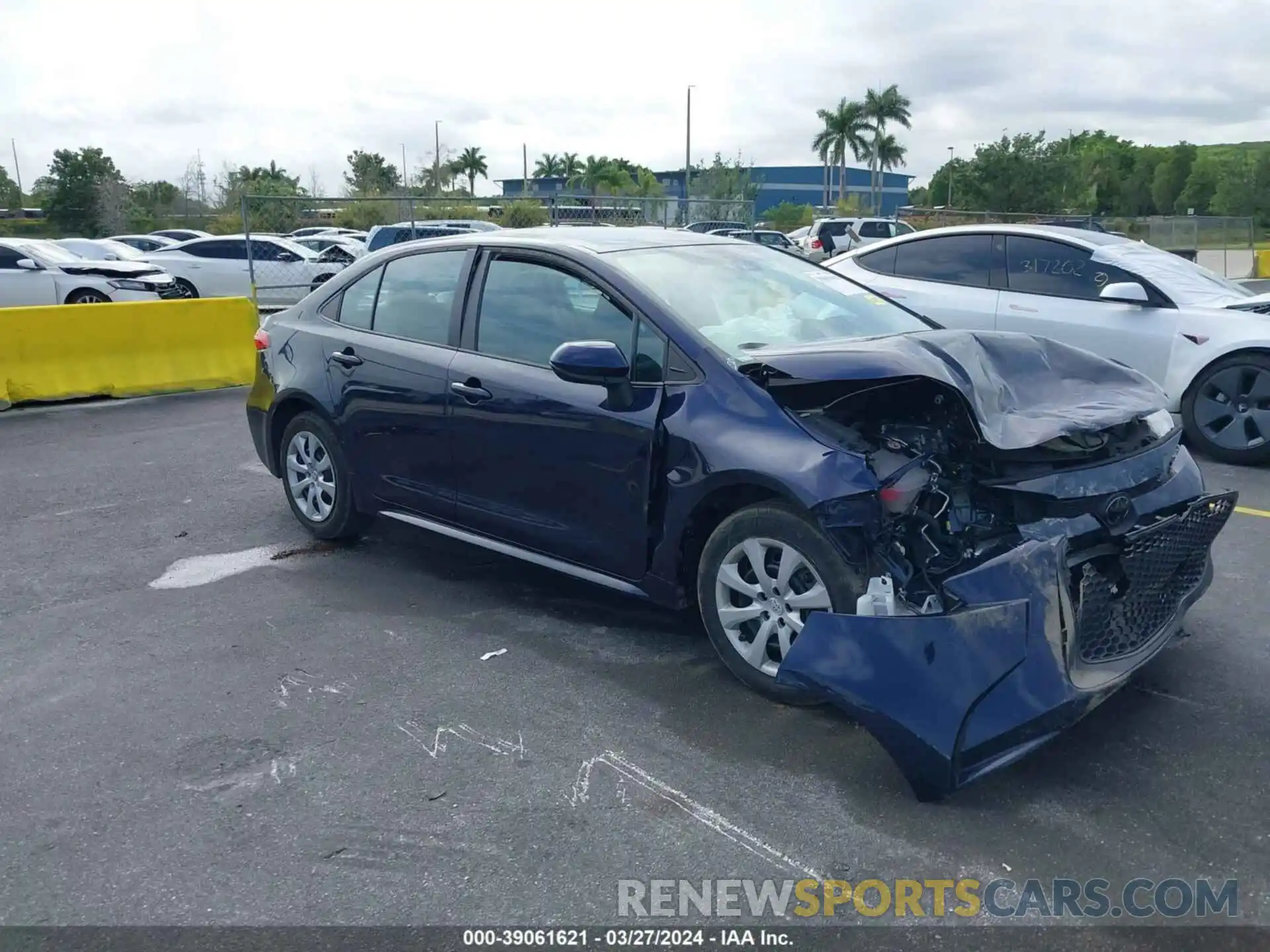 1 Photograph of a damaged car 5YFEPMAE2NP332330 TOYOTA COROLLA 2022