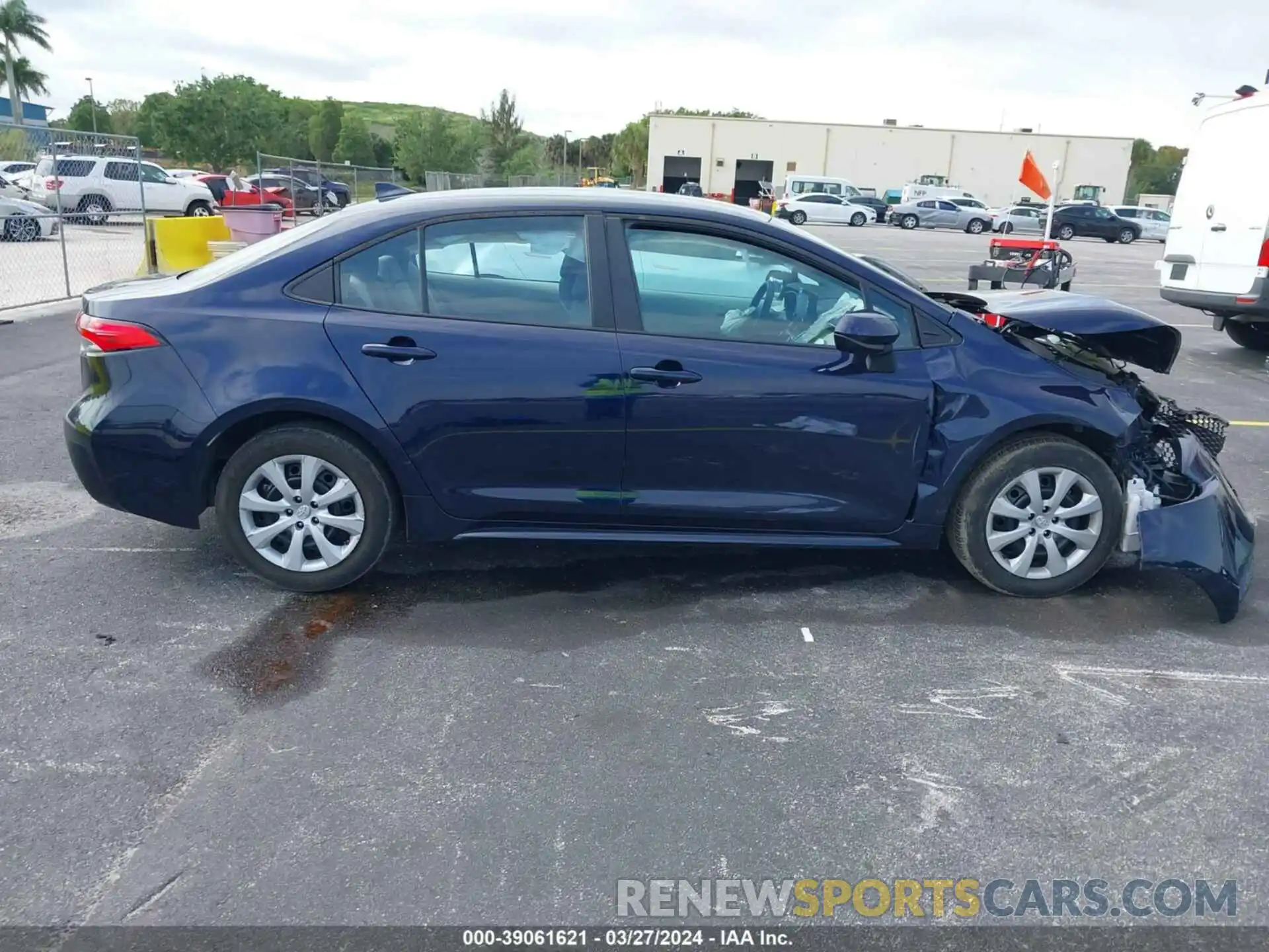 14 Photograph of a damaged car 5YFEPMAE2NP332330 TOYOTA COROLLA 2022