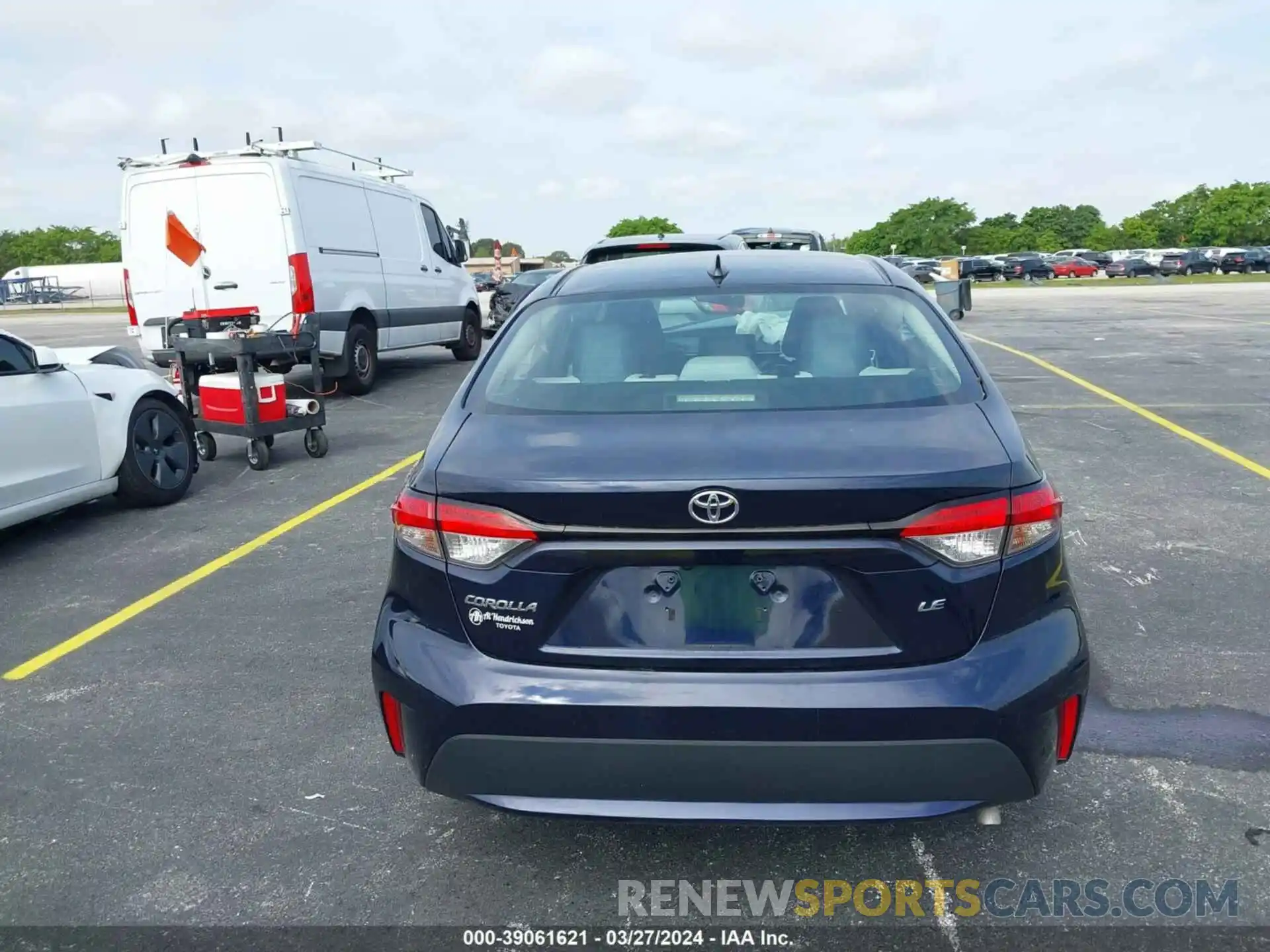 17 Photograph of a damaged car 5YFEPMAE2NP332330 TOYOTA COROLLA 2022