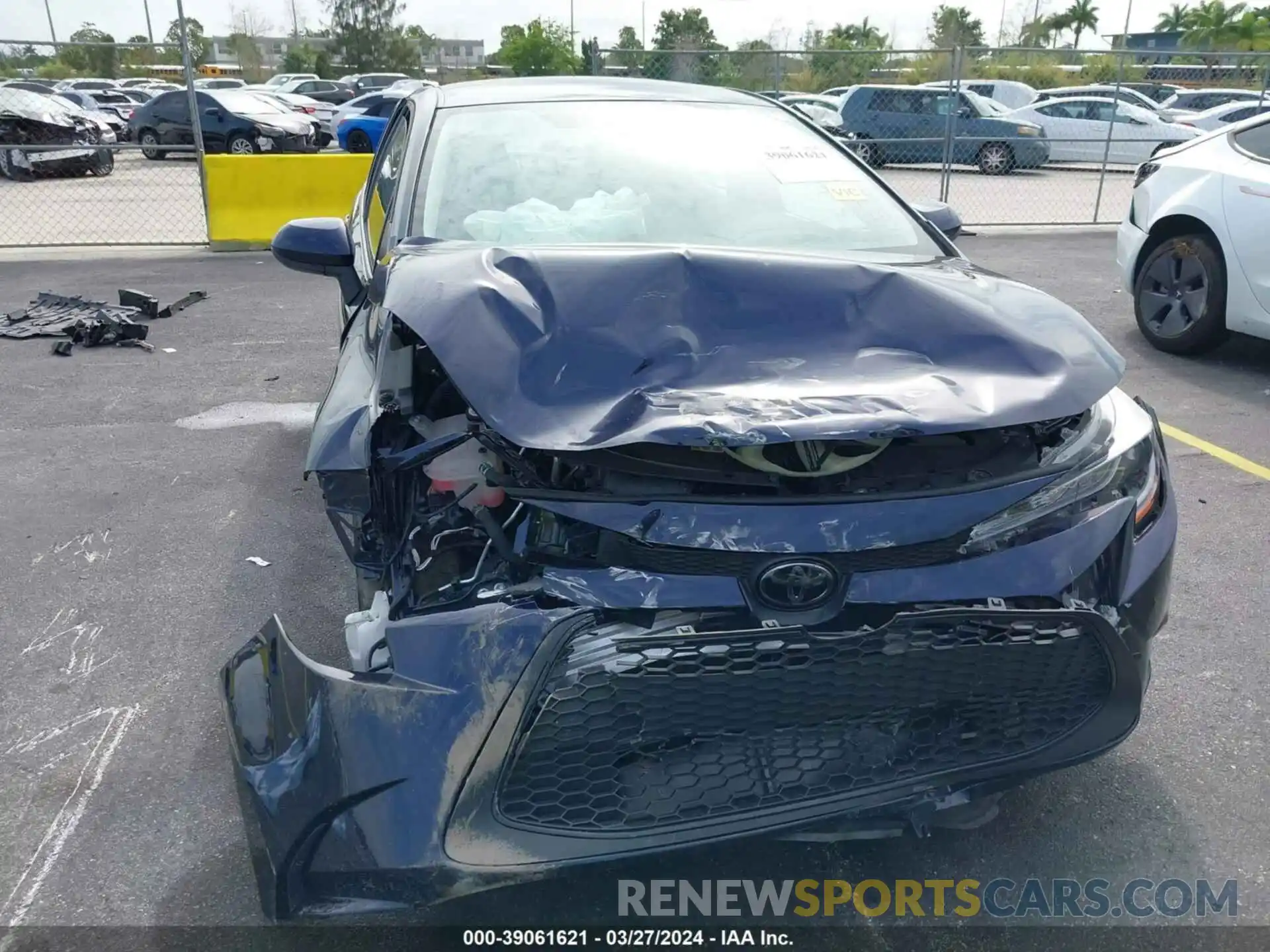 6 Photograph of a damaged car 5YFEPMAE2NP332330 TOYOTA COROLLA 2022