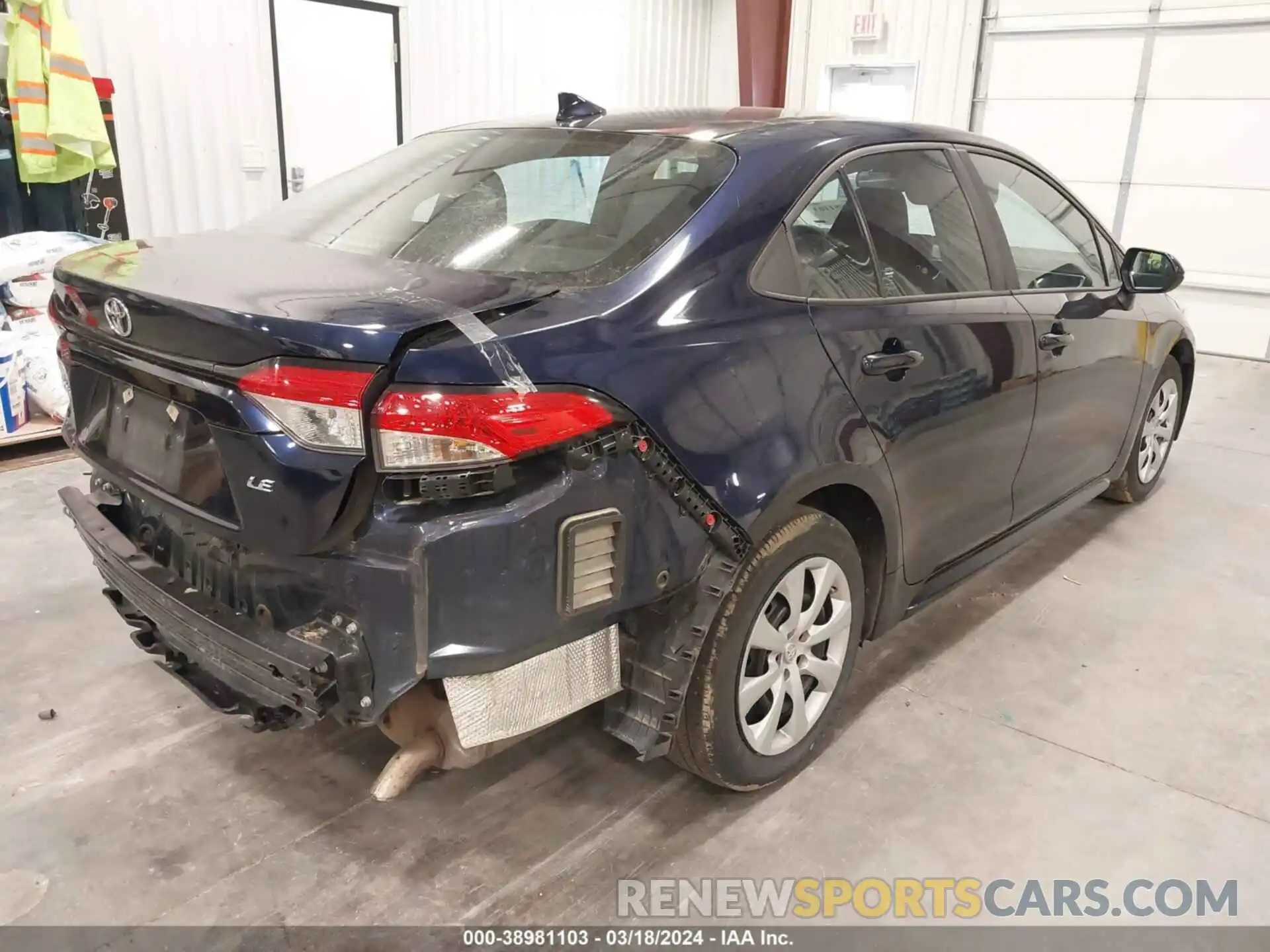 4 Photograph of a damaged car 5YFEPMAE2NP332778 TOYOTA COROLLA 2022