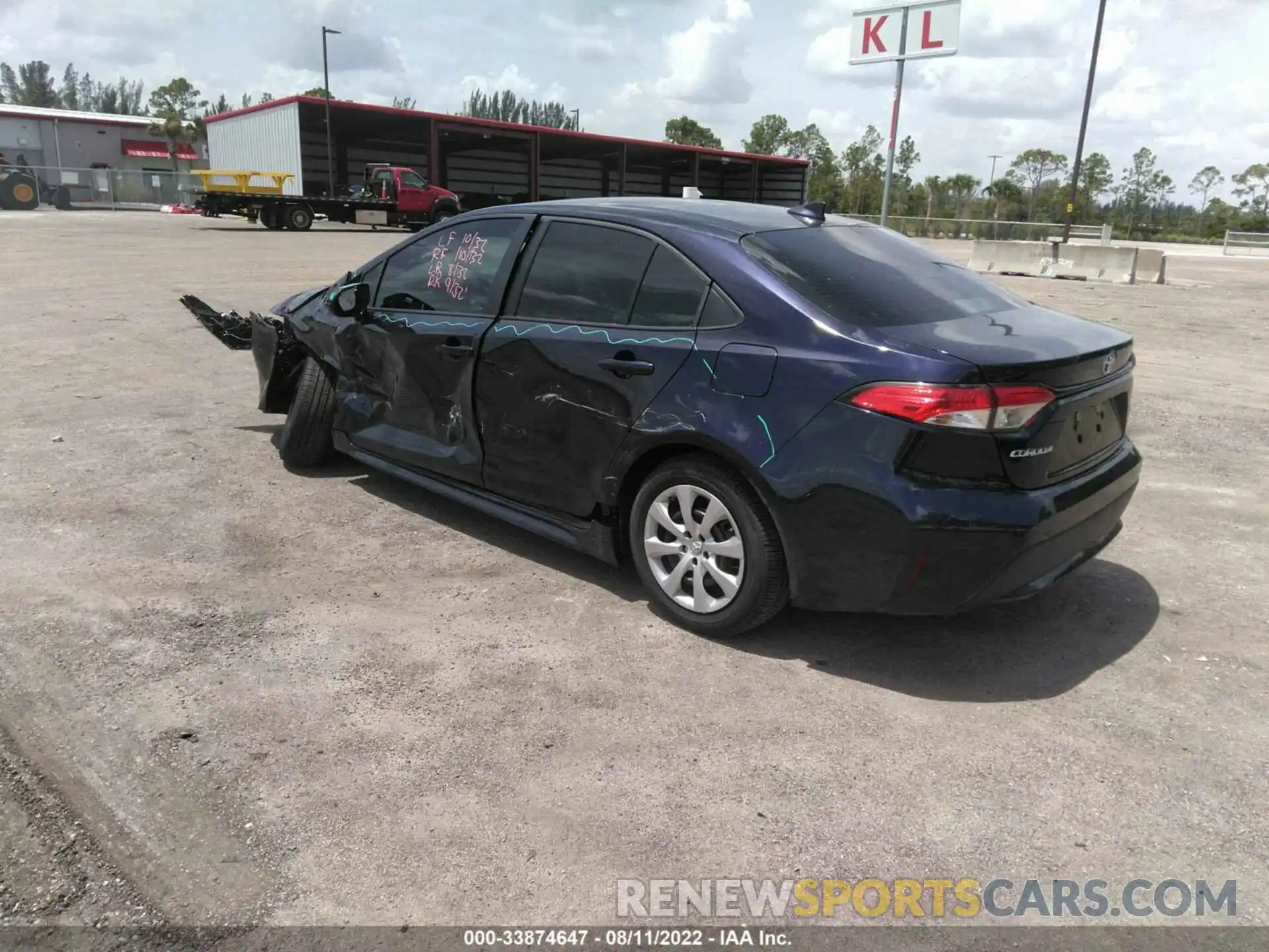 3 Photograph of a damaged car 5YFEPMAE2NP337611 TOYOTA COROLLA 2022