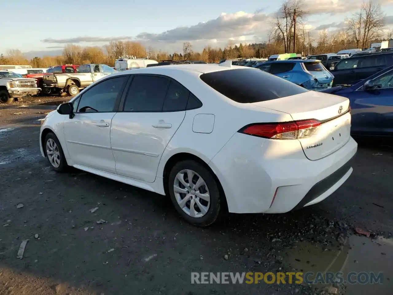 2 Photograph of a damaged car 5YFEPMAE2NP351623 TOYOTA COROLLA 2022