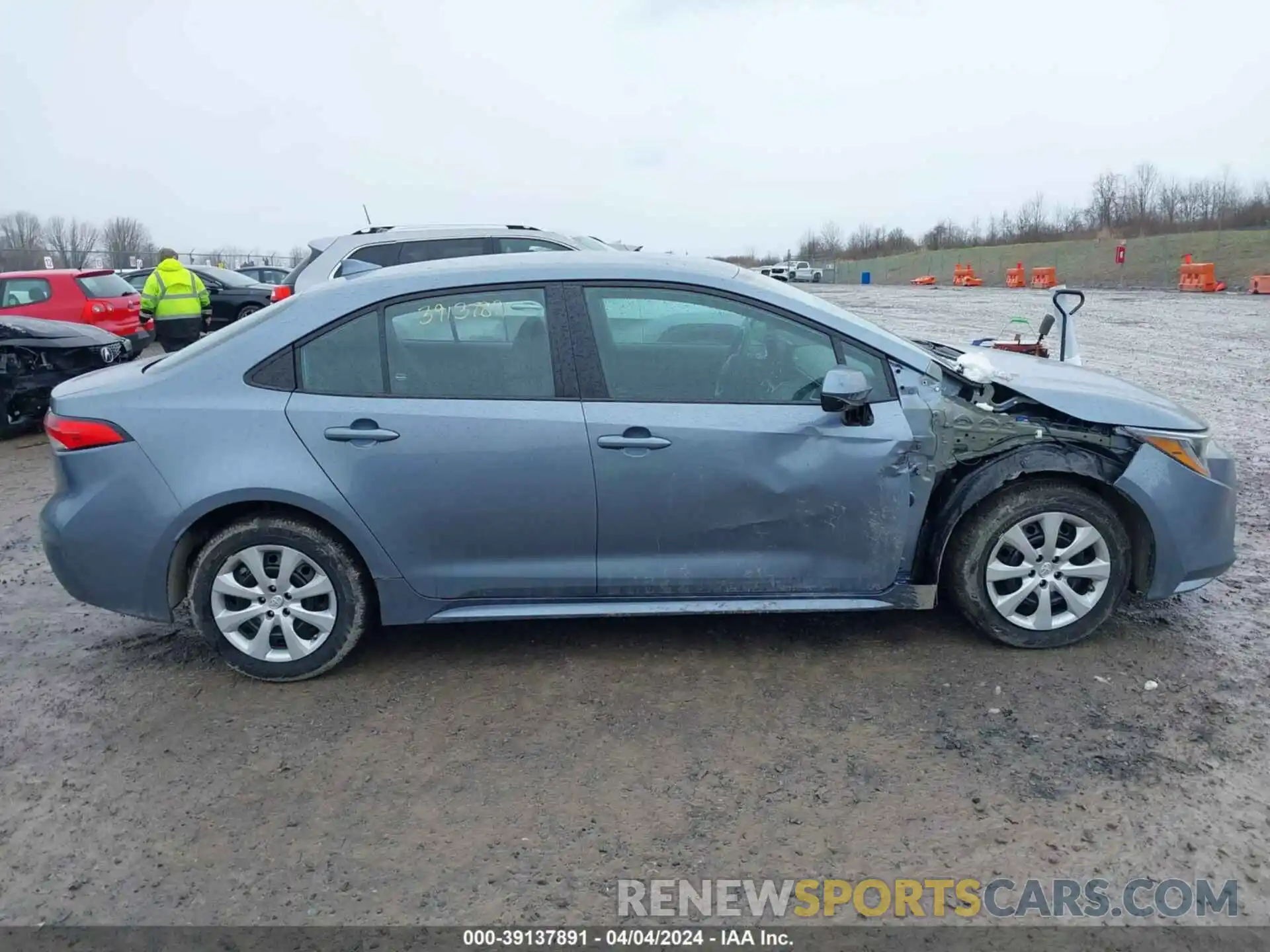 14 Photograph of a damaged car 5YFEPMAE2NP379387 TOYOTA COROLLA 2022