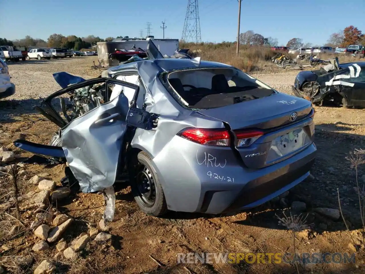 3 Photograph of a damaged car 5YFEPMAE3NP272803 TOYOTA COROLLA 2022