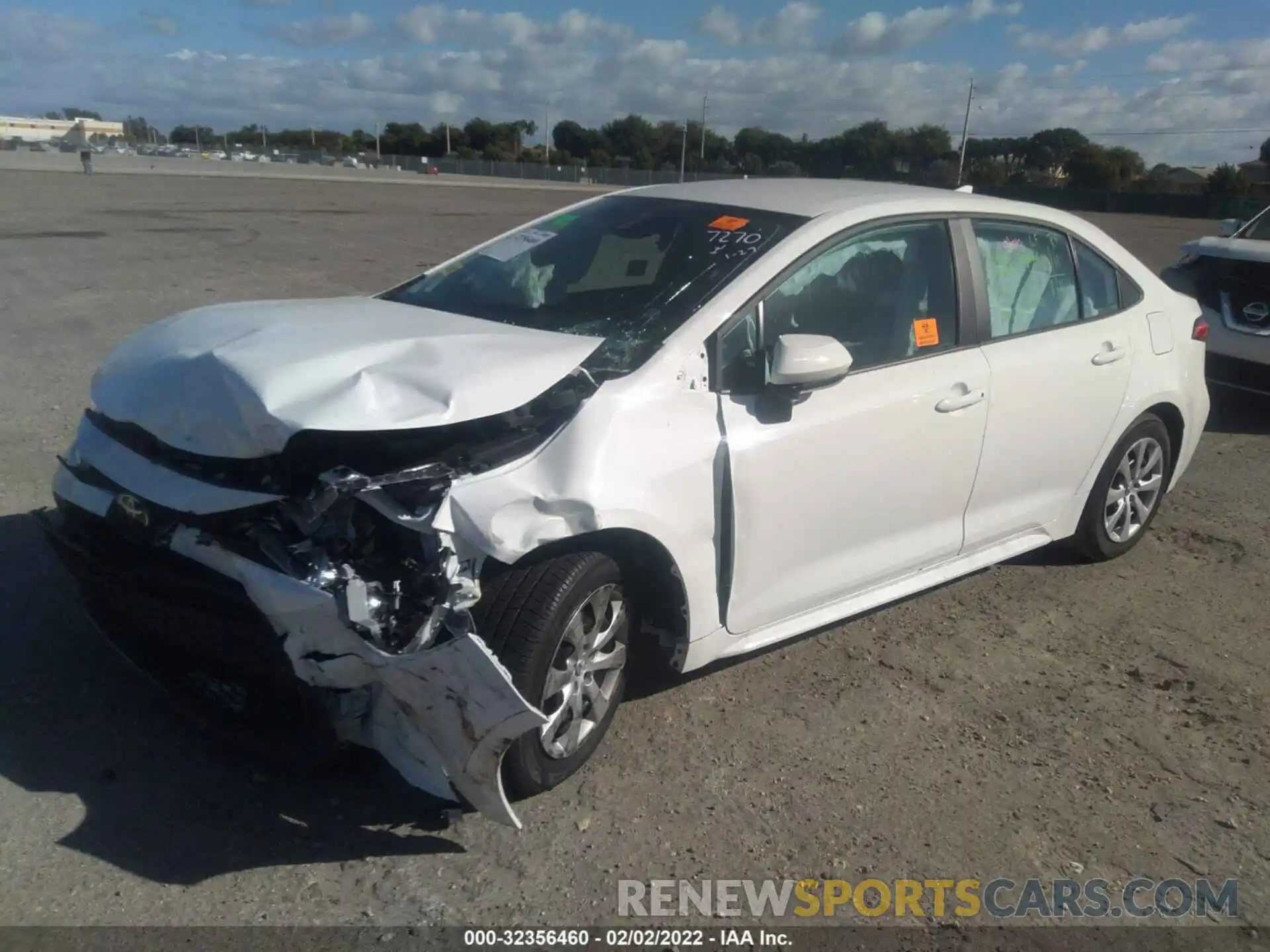 2 Photograph of a damaged car 5YFEPMAE3NP287270 TOYOTA COROLLA 2022