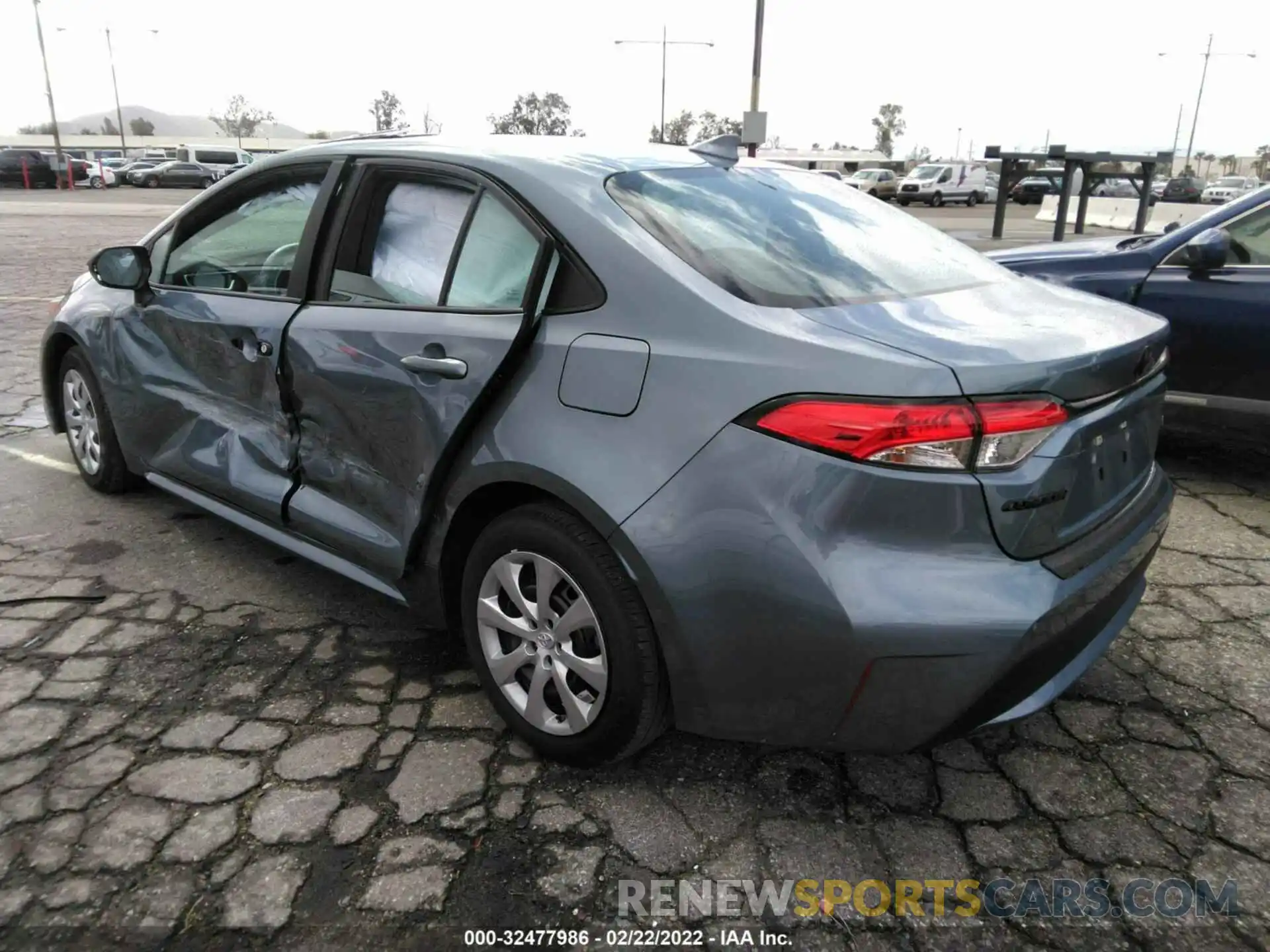 3 Photograph of a damaged car 5YFEPMAE3NP291187 TOYOTA COROLLA 2022