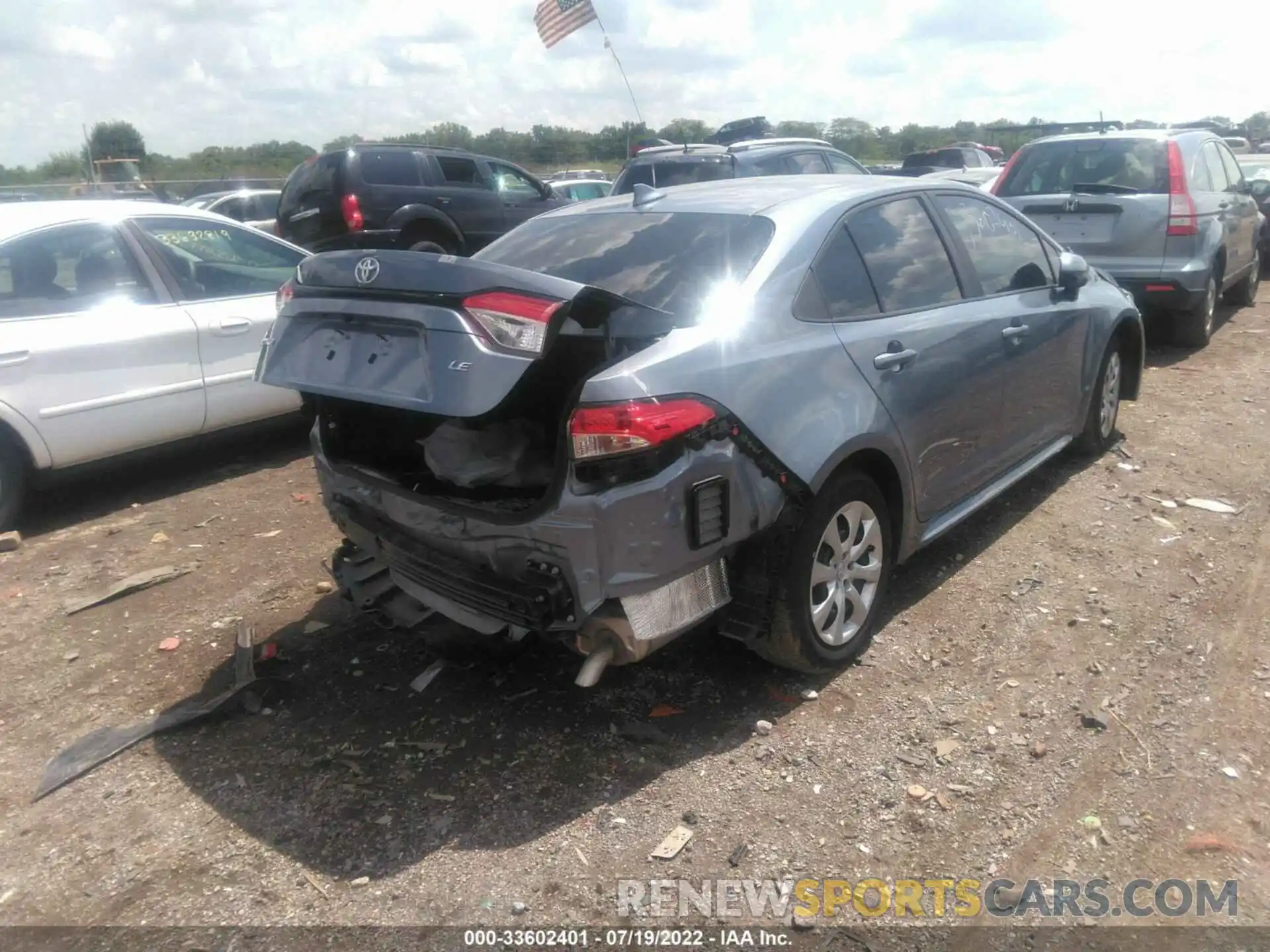 4 Photograph of a damaged car 5YFEPMAE3NP292257 TOYOTA COROLLA 2022