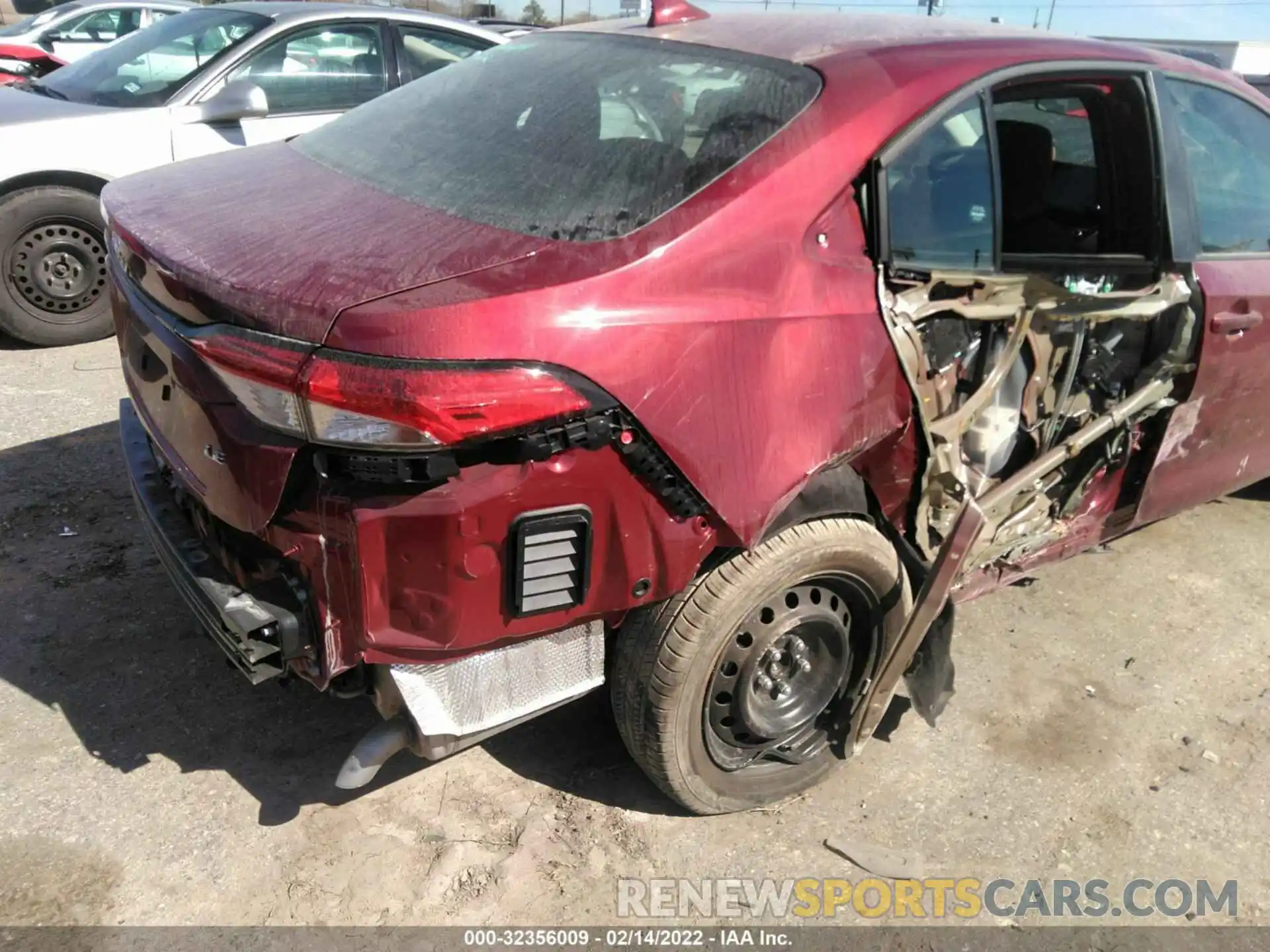 6 Photograph of a damaged car 5YFEPMAE3NP293053 TOYOTA COROLLA 2022