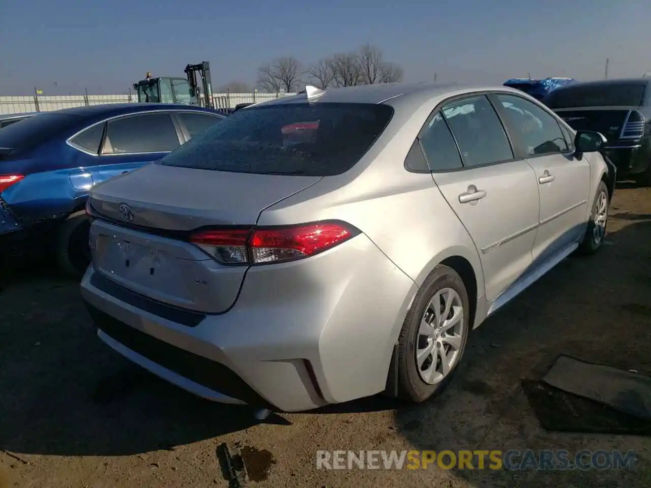 4 Photograph of a damaged car 5YFEPMAE3NP294283 TOYOTA COROLLA 2022