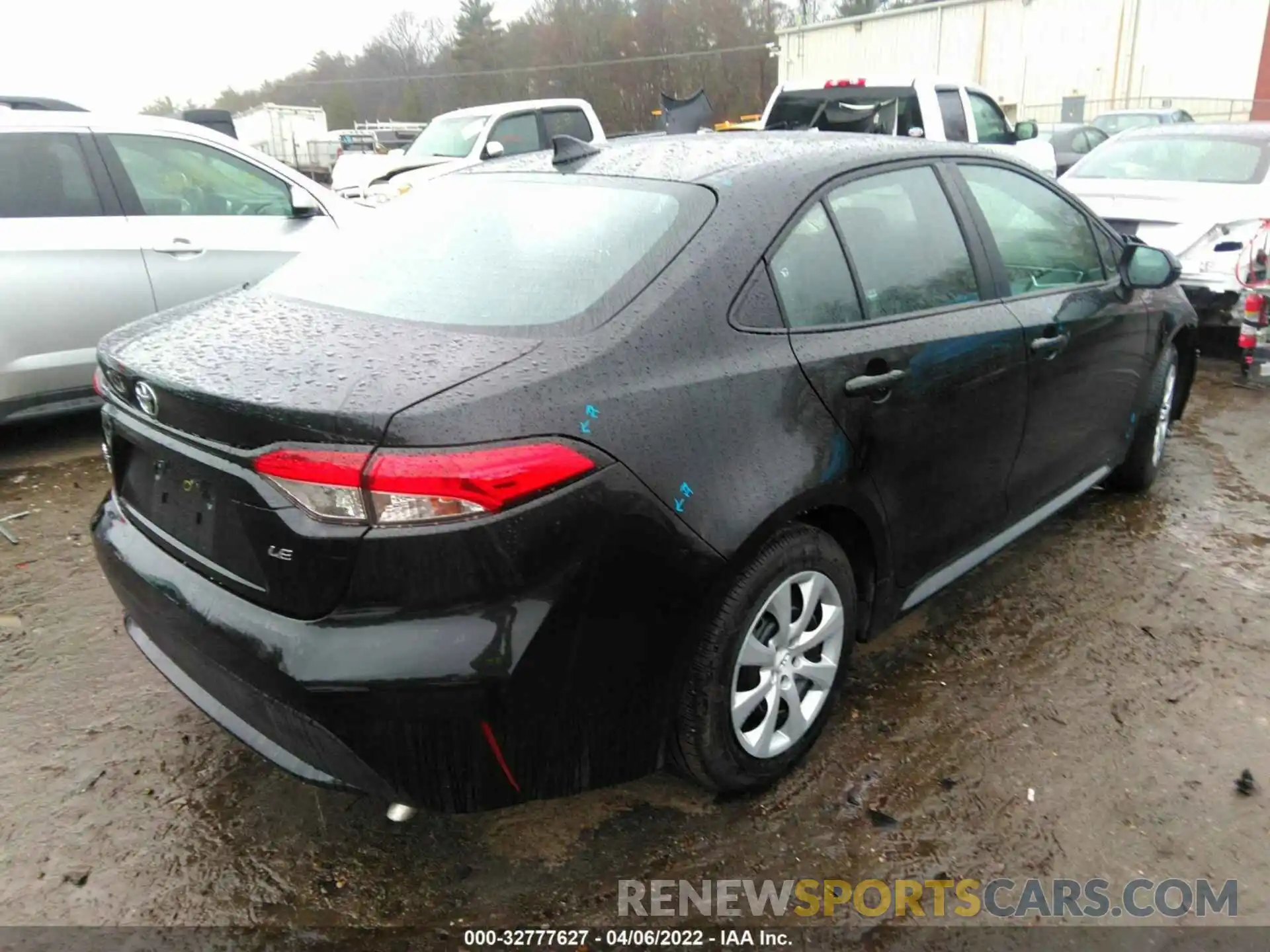 4 Photograph of a damaged car 5YFEPMAE3NP294770 TOYOTA COROLLA 2022