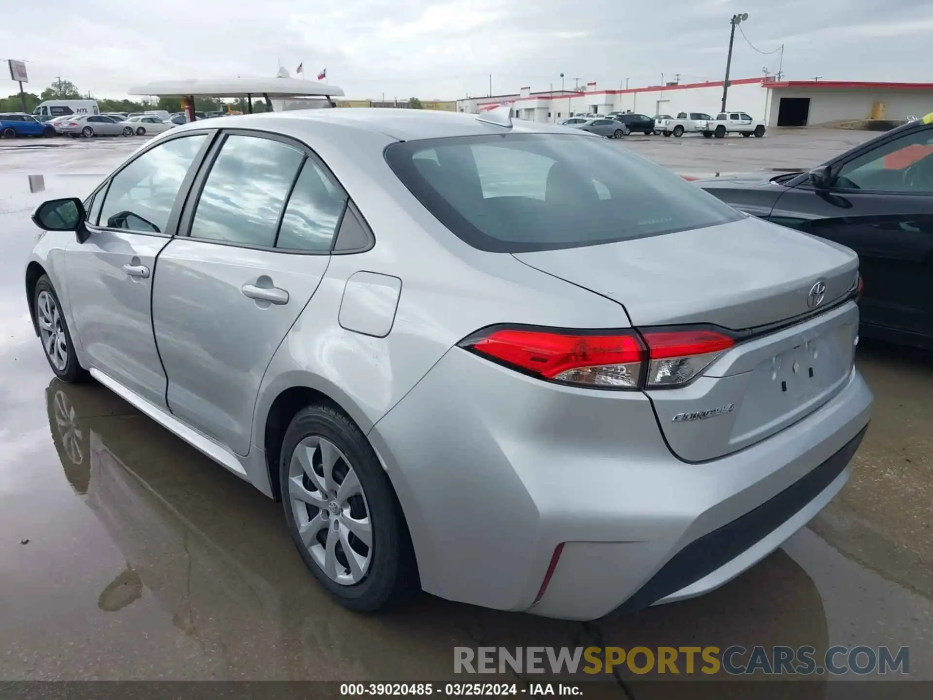 3 Photograph of a damaged car 5YFEPMAE3NP296762 TOYOTA COROLLA 2022