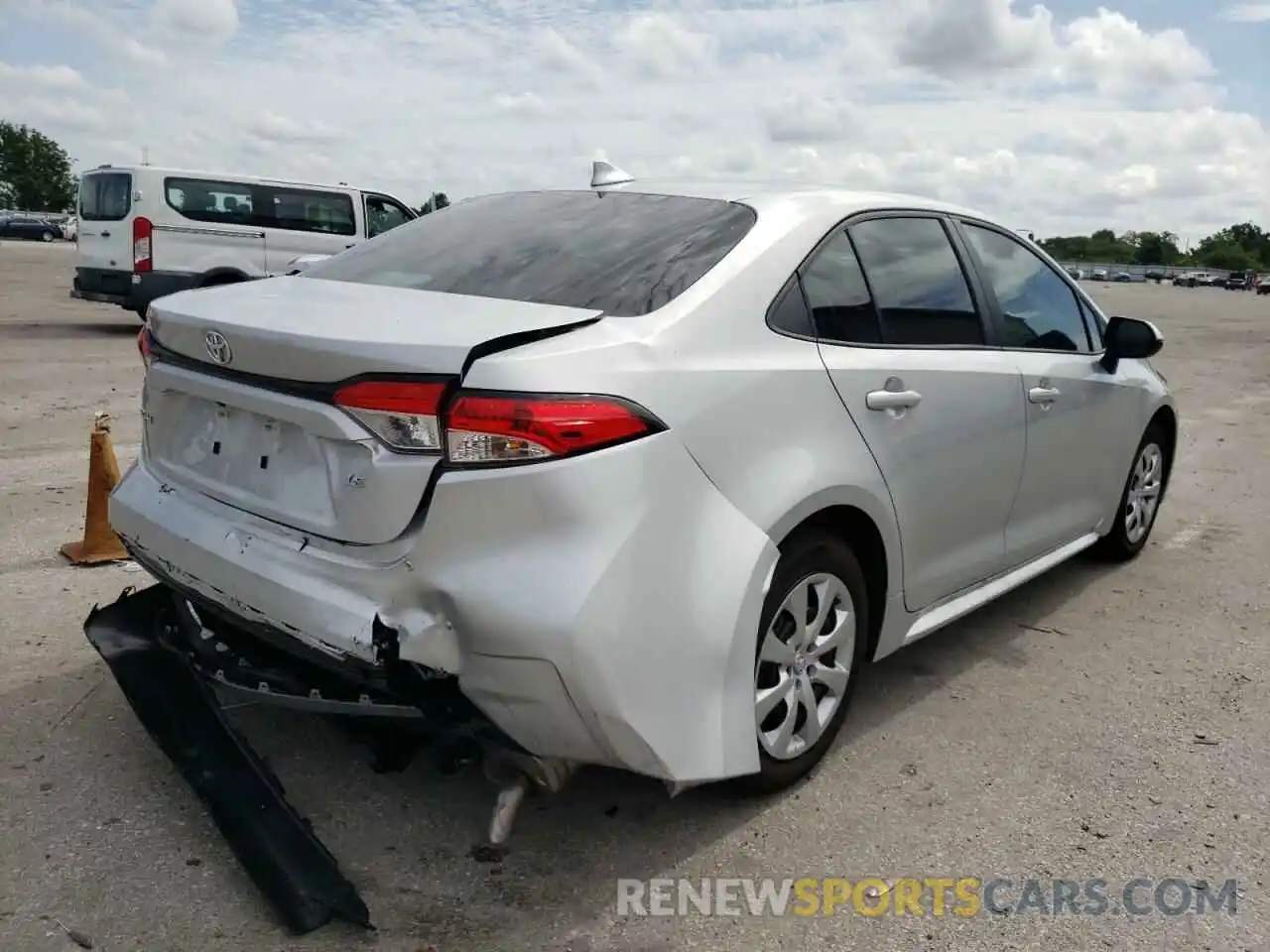 4 Photograph of a damaged car 5YFEPMAE3NP301653 TOYOTA COROLLA 2022