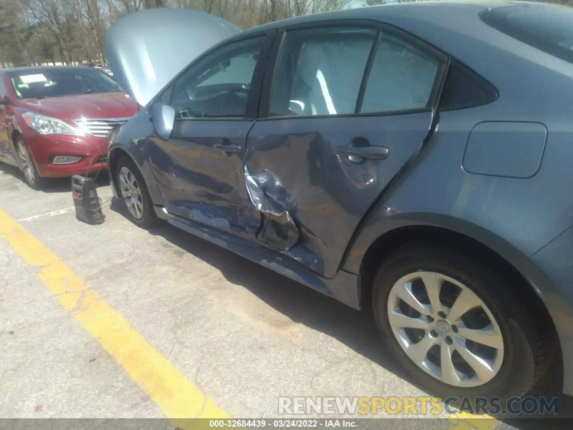 6 Photograph of a damaged car 5YFEPMAE3NP312474 TOYOTA COROLLA 2022