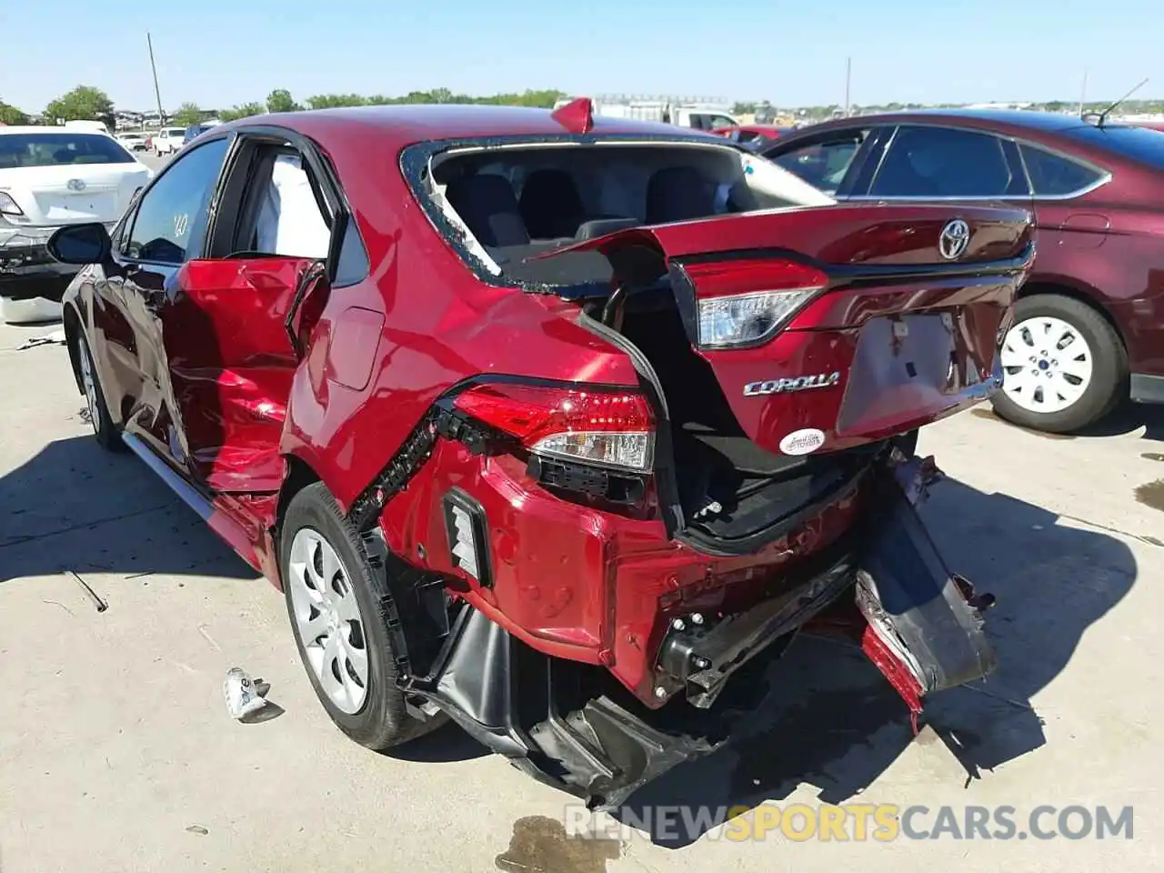 3 Photograph of a damaged car 5YFEPMAE3NP324057 TOYOTA COROLLA 2022