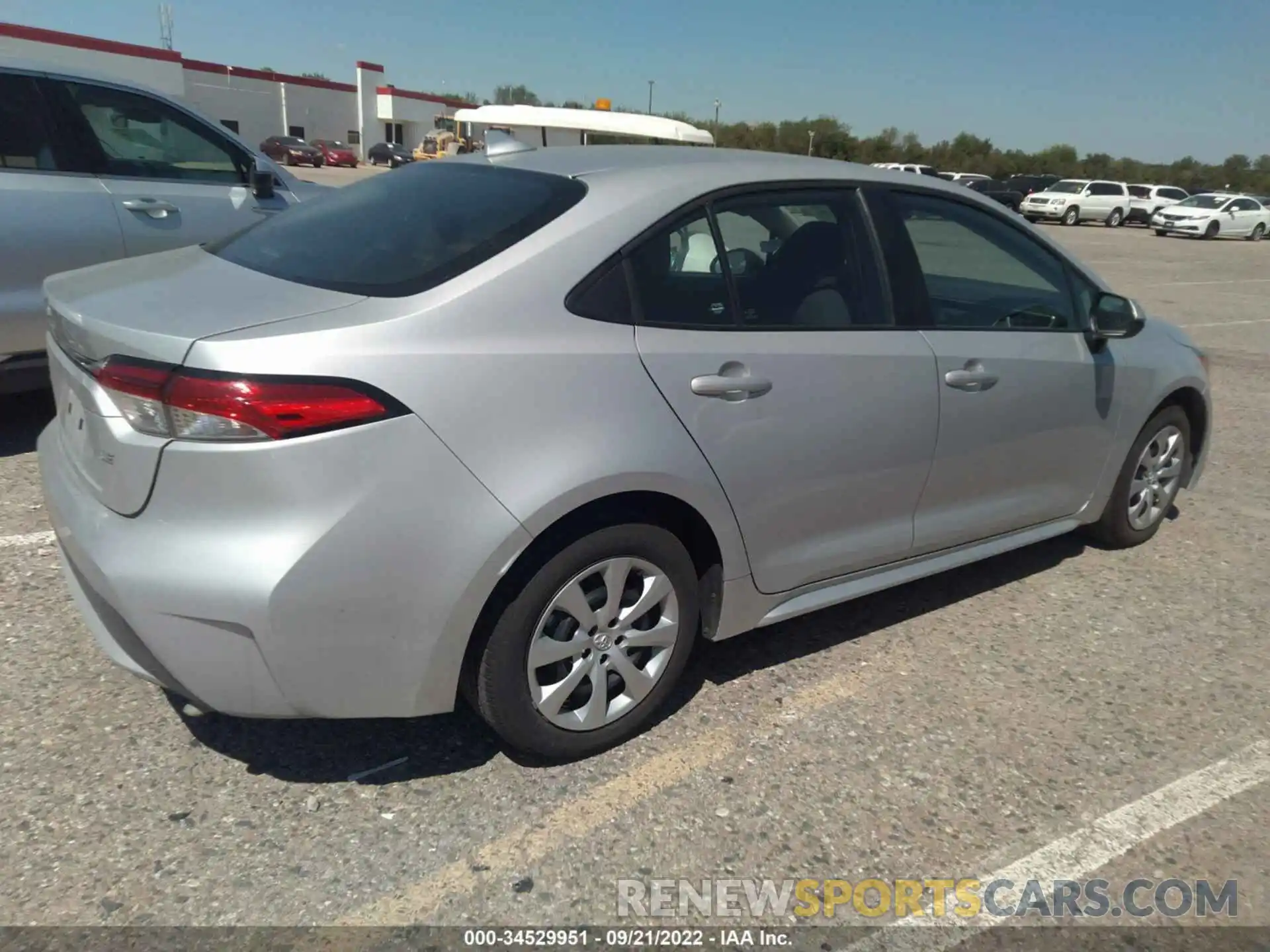 4 Photograph of a damaged car 5YFEPMAE3NP324768 TOYOTA COROLLA 2022