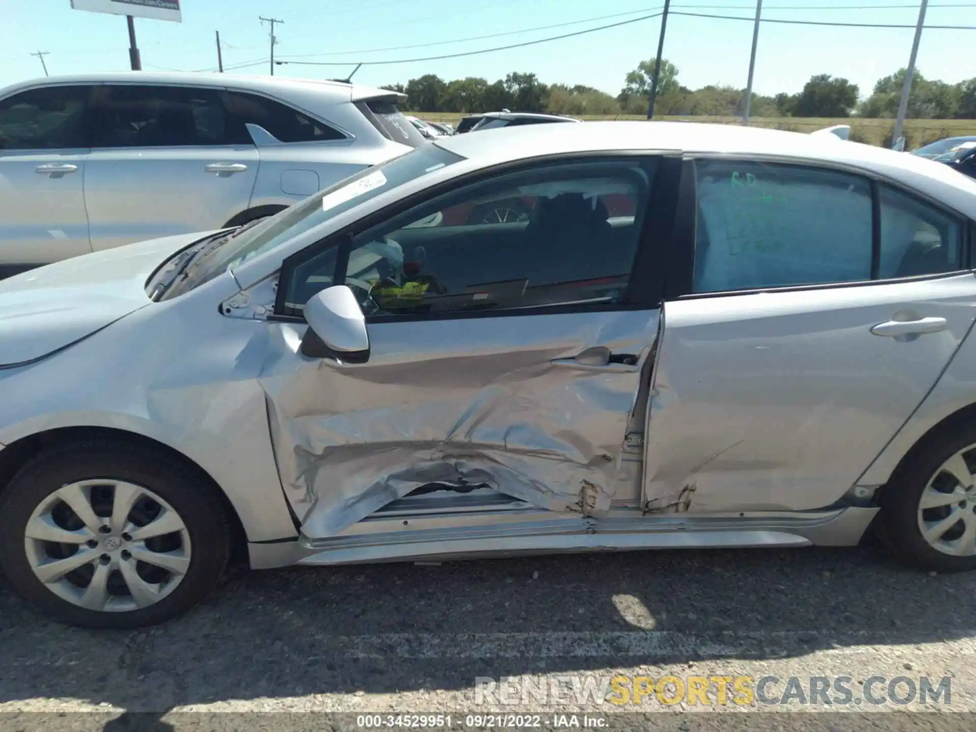 6 Photograph of a damaged car 5YFEPMAE3NP324768 TOYOTA COROLLA 2022