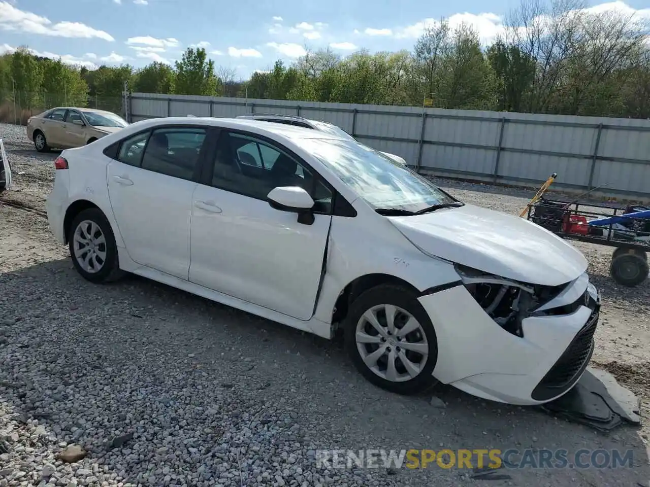 4 Photograph of a damaged car 5YFEPMAE3NP387031 TOYOTA COROLLA 2022