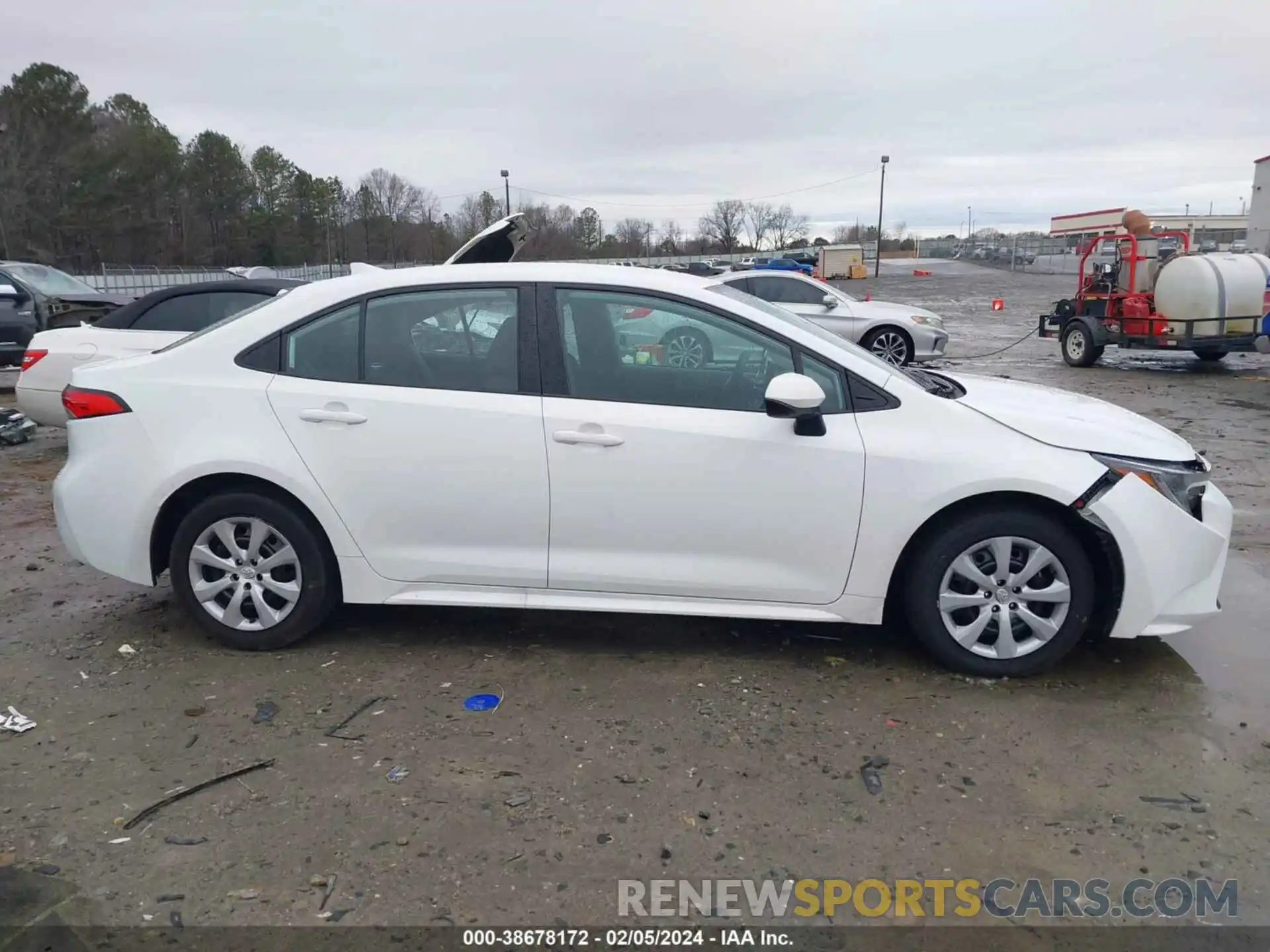 13 Photograph of a damaged car 5YFEPMAE4NP276035 TOYOTA COROLLA 2022