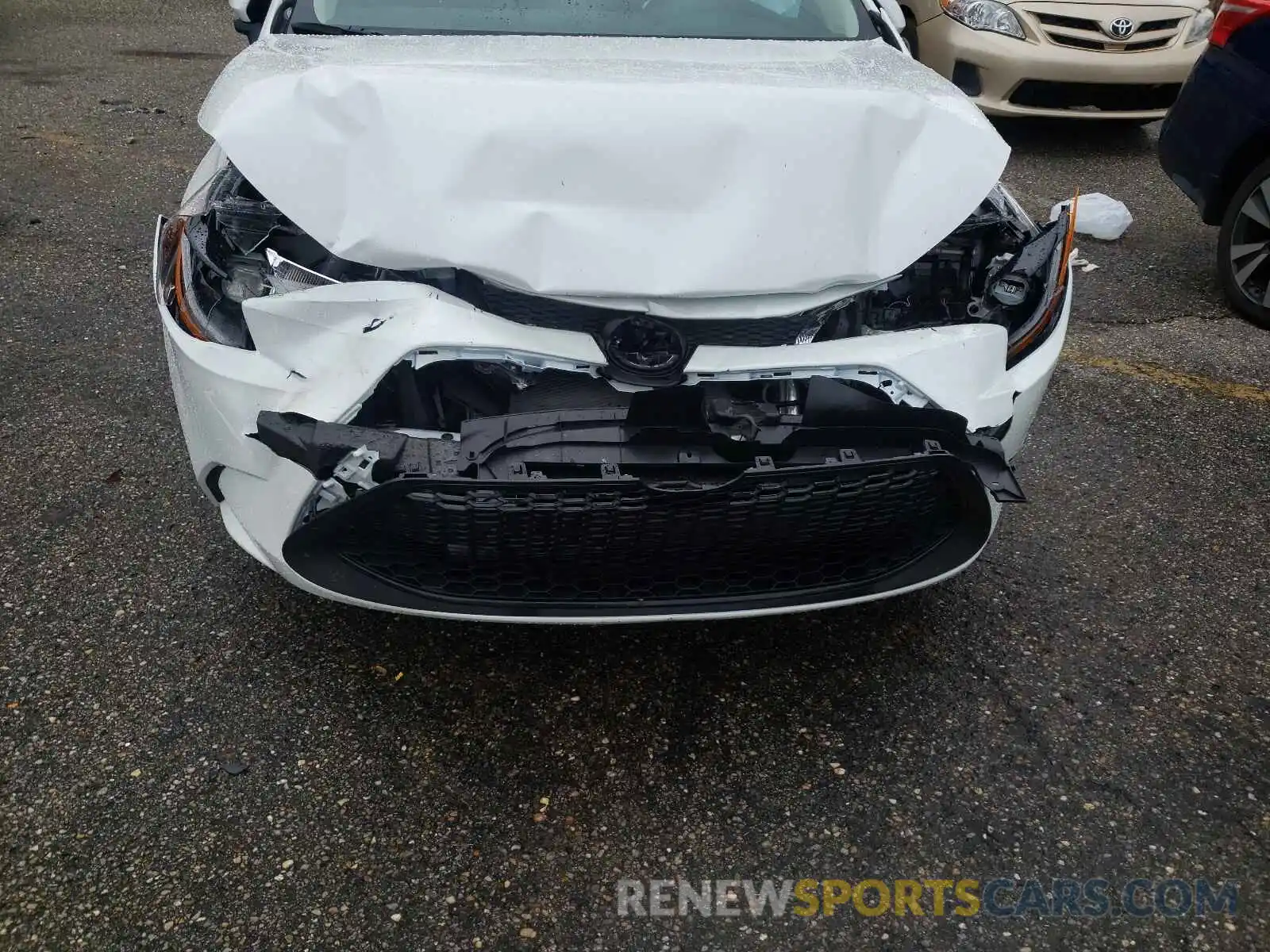 9 Photograph of a damaged car 5YFEPMAE4NP278612 TOYOTA COROLLA 2022