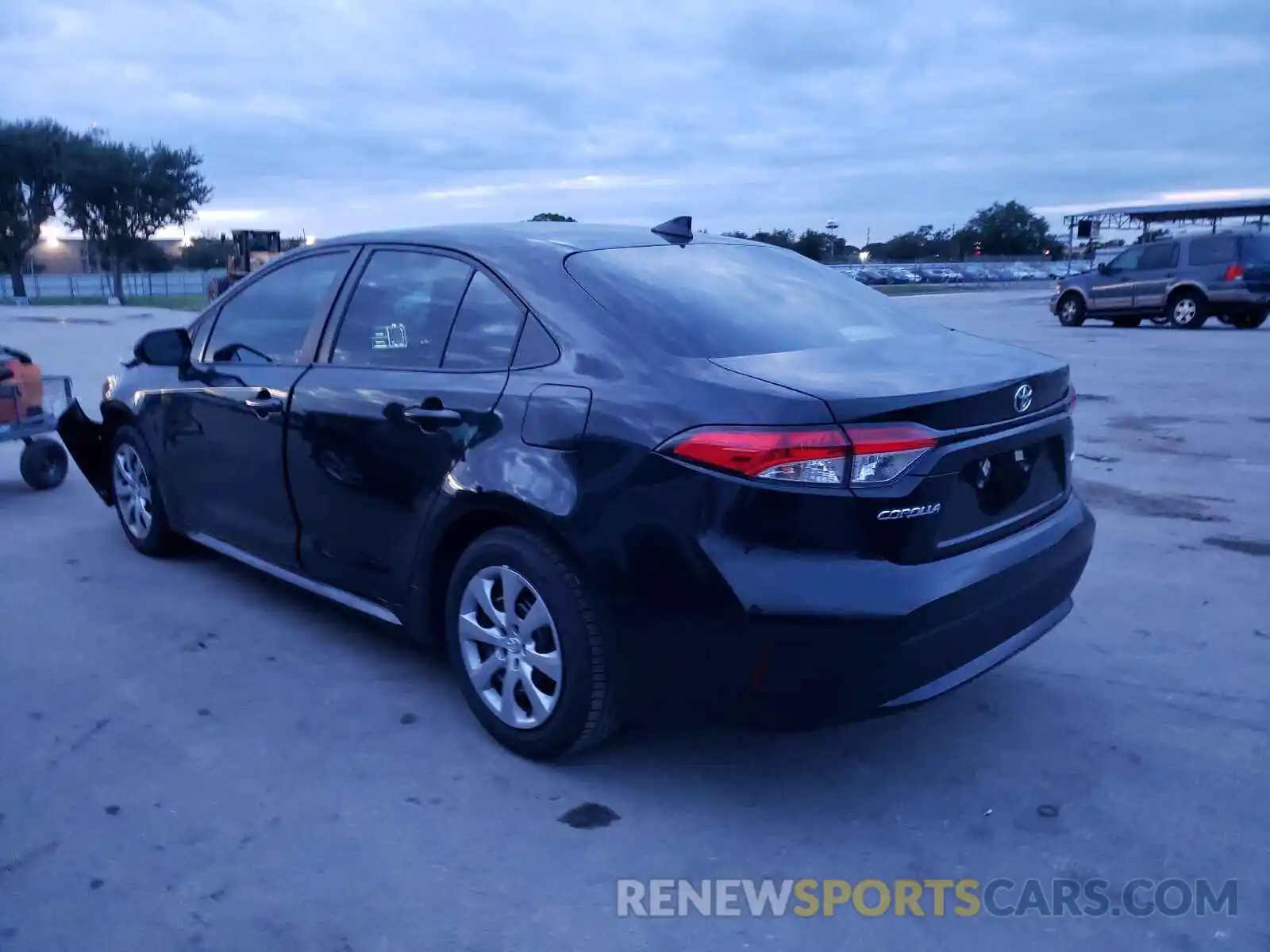 3 Photograph of a damaged car 5YFEPMAE4NP279730 TOYOTA COROLLA 2022