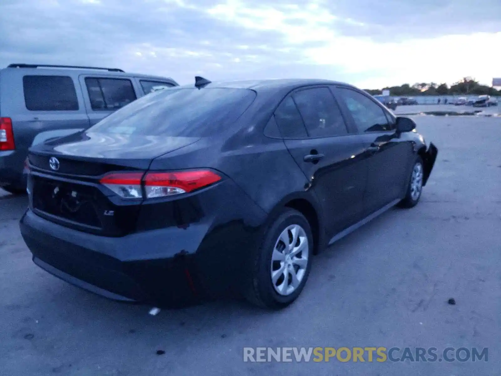 4 Photograph of a damaged car 5YFEPMAE4NP279730 TOYOTA COROLLA 2022