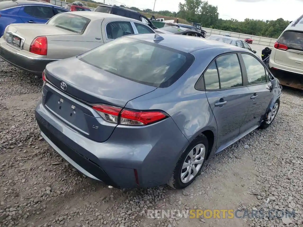 4 Photograph of a damaged car 5YFEPMAE4NP280960 TOYOTA COROLLA 2022