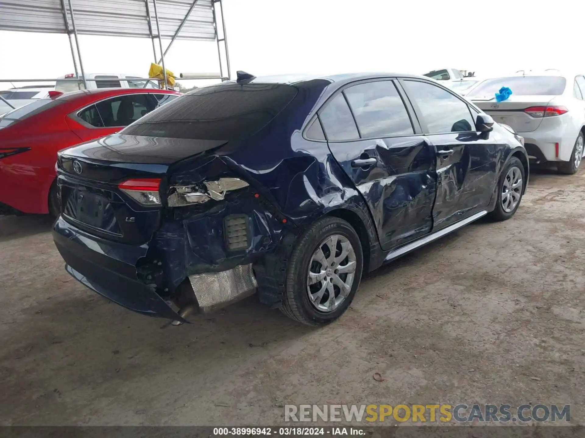 4 Photograph of a damaged car 5YFEPMAE4NP281395 TOYOTA COROLLA 2022