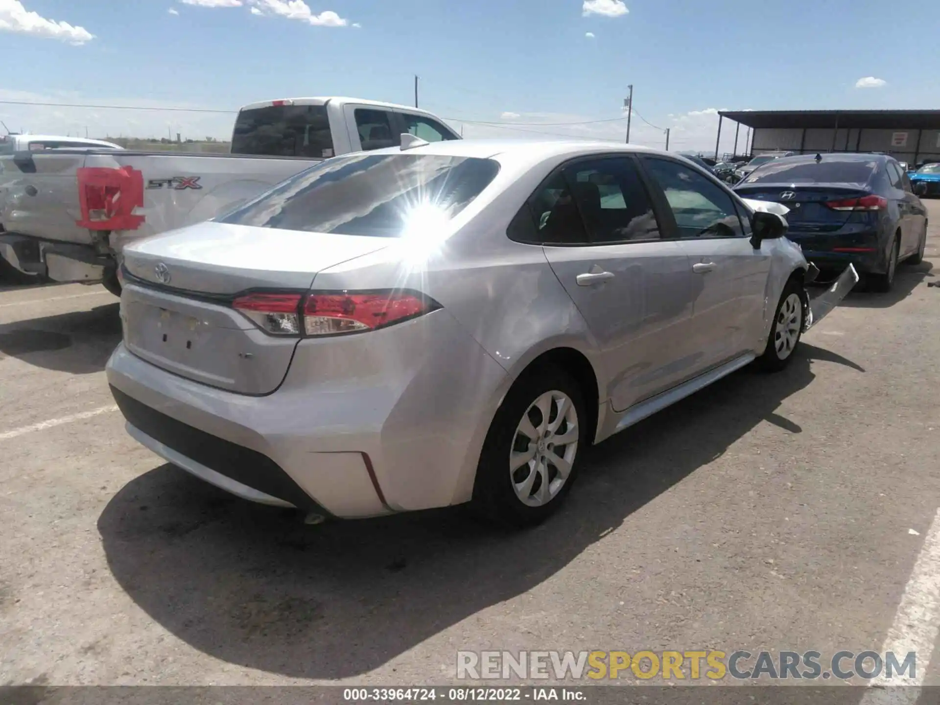 4 Photograph of a damaged car 5YFEPMAE4NP285687 TOYOTA COROLLA 2022